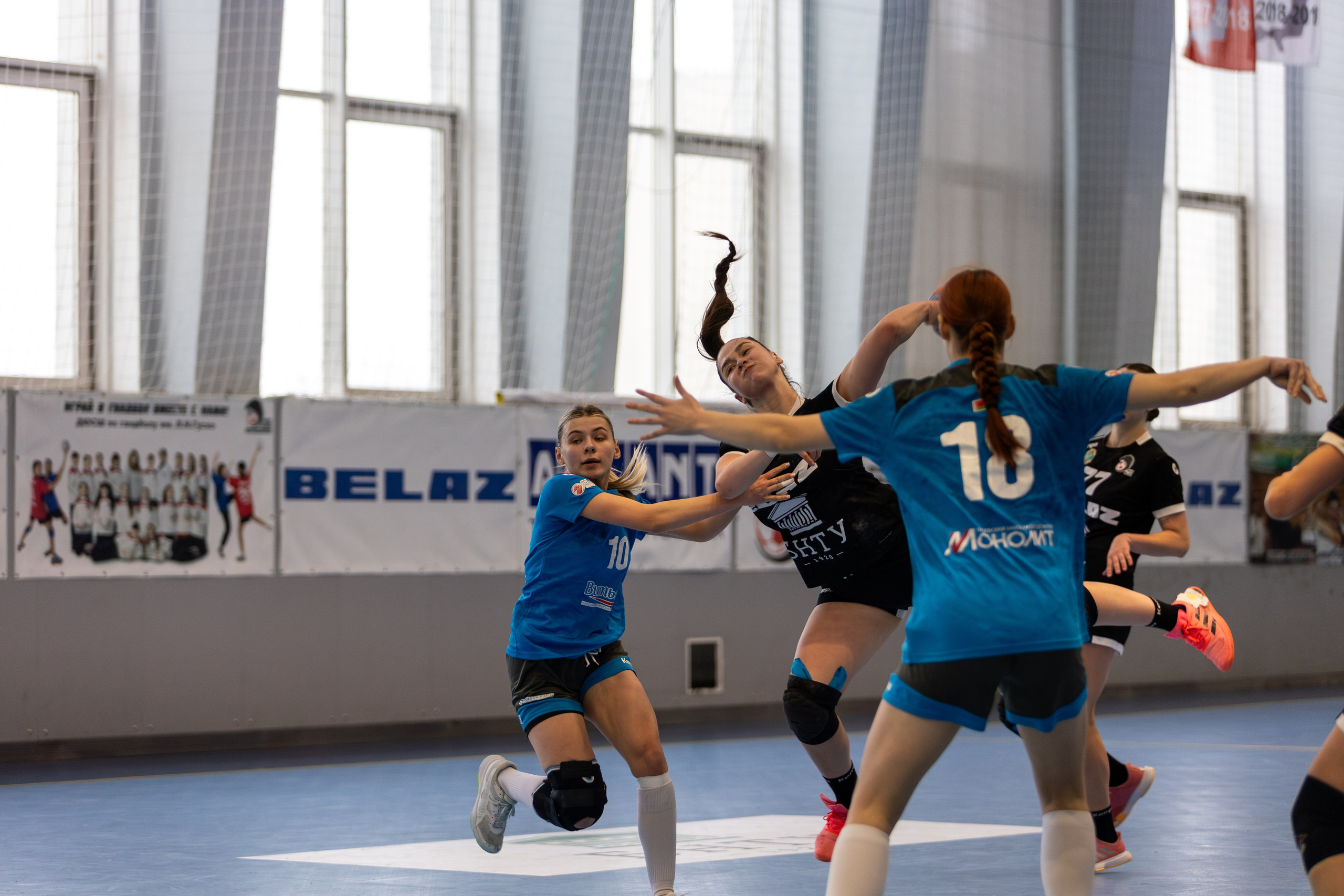 Гандбол. Лучшие кадры. БНТУ — Витебчанка. Профессиональный интерьерный и репортажный фотограф Минск и РБ. Максим Орлов