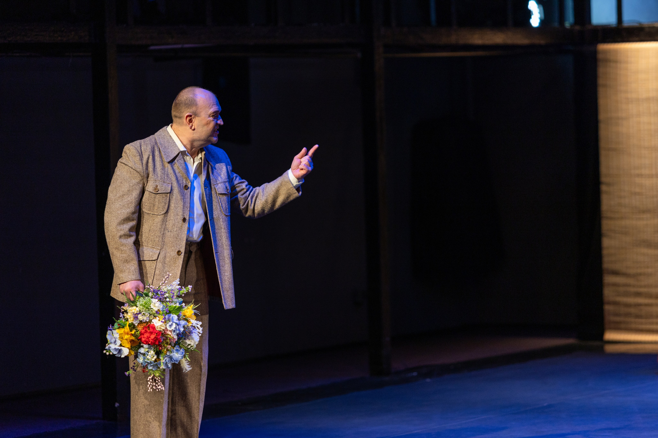 Новый театр «Плачу за любовь». Профессиональный интерьерный и репортажный фотограф Минск и РБ. Максим Орлов