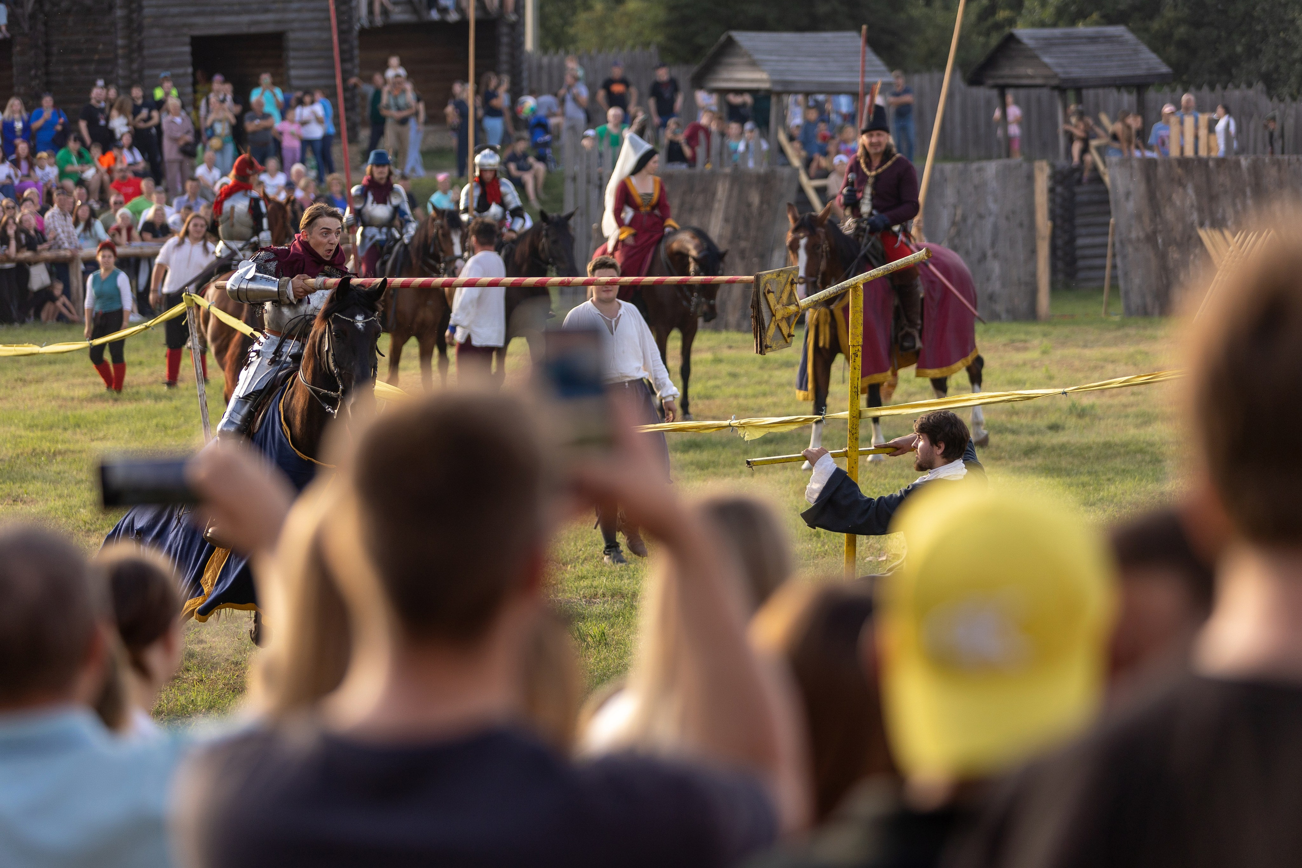 Рыцарский фест. Мстиславль. Профессиональный интерьерный и репортажный фотограф Минск и РБ. Максим Орлов