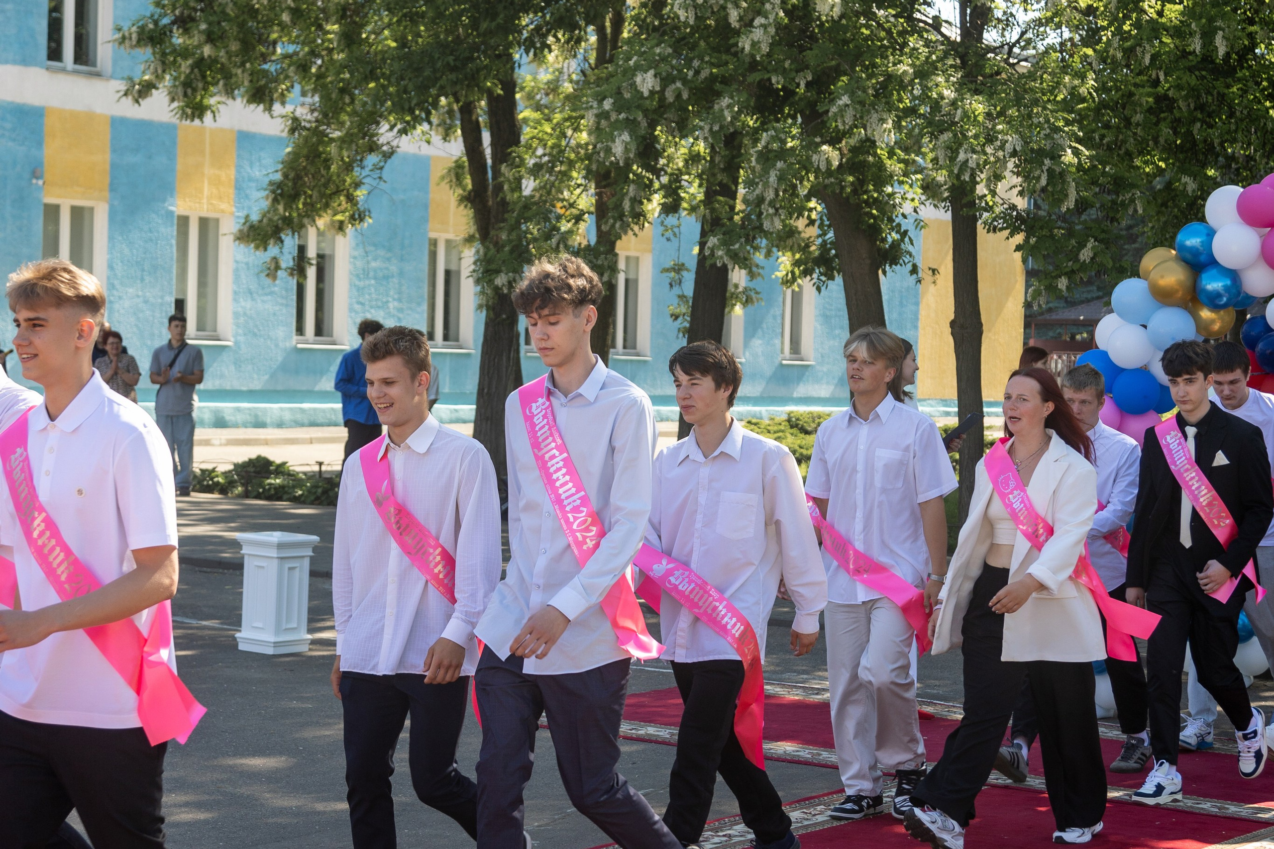 Школа 47. Последний звонок. Профессиональный интерьерный и репортажный фотограф Минск и РБ. Максим Орлов