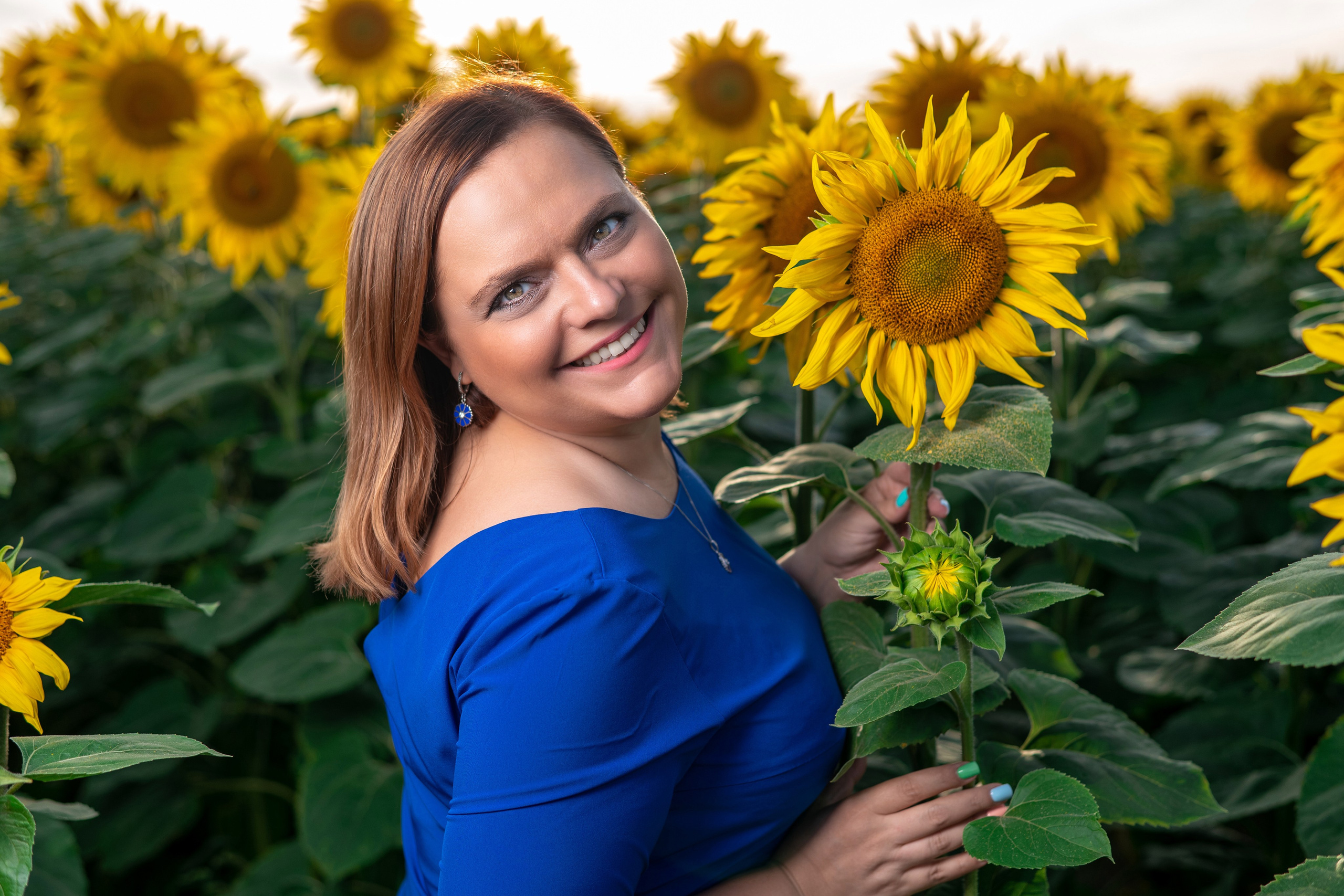 Катя в подсолнухах. Профессиональный интерьерный и репортажный фотограф Минск и РБ. Максим Орлов