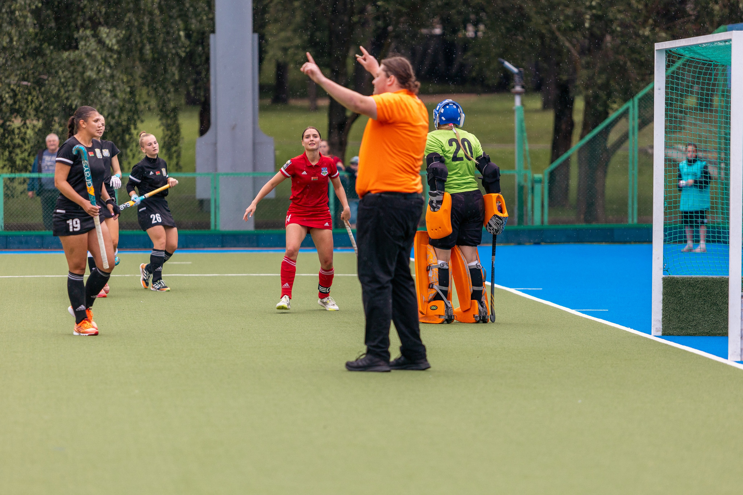 Хоккей на траве. Девушки. ХК Минск — ХК Виктория (Смолевичи) 10.06.2024. Профессиональный интерьерный и репортажный фотограф Минск и РБ. Максим Орлов
