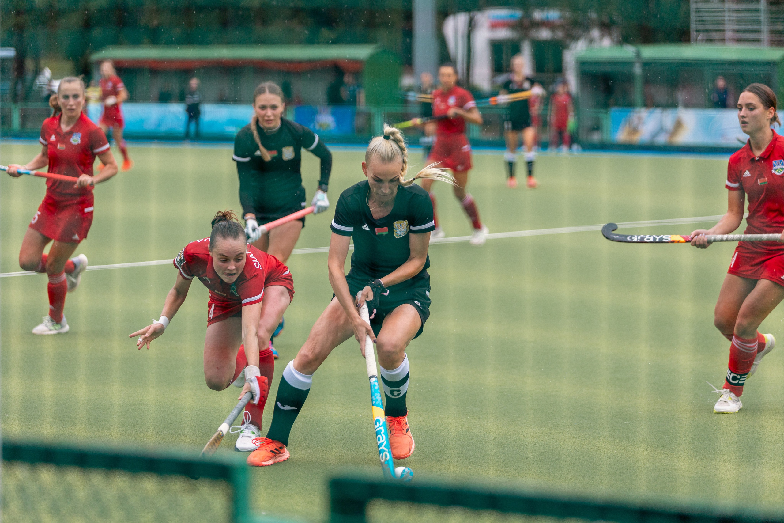 Хоккей на траве. Девушки. ХК Минск — ХК Виктория (Смолевичи) 10.06.2024. Профессиональный интерьерный и репортажный фотограф Минск и РБ. Максим Орлов