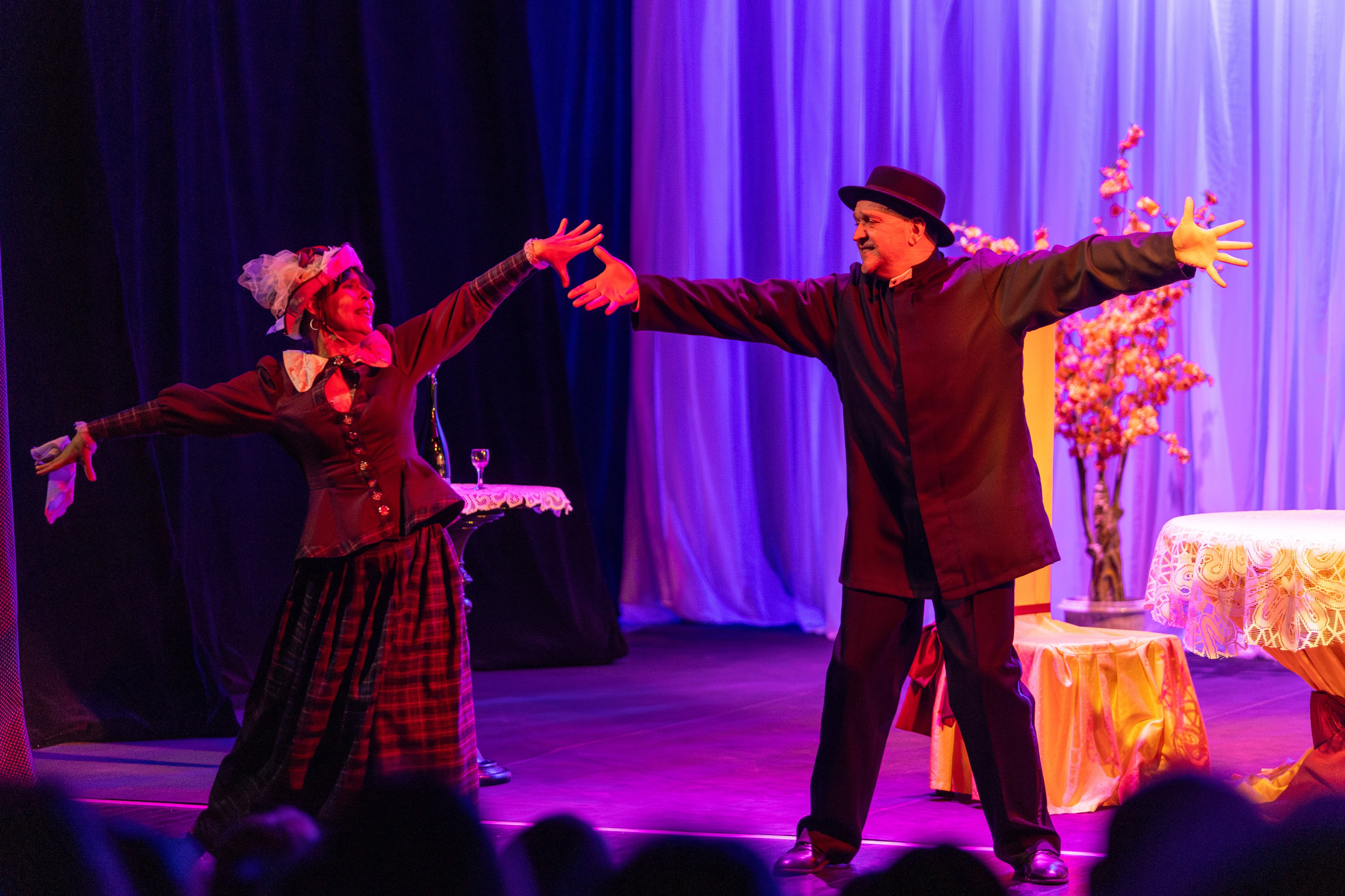 Новый театр «Как важно быть серьезным». Профессиональный интерьерный и репортажный фотограф Минск и РБ. Максим Орлов