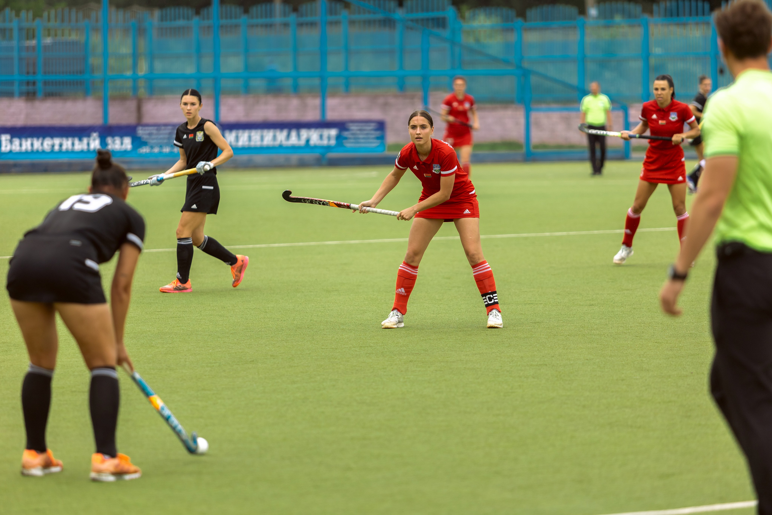 Хоккей на траве. Девушки. Минск — Виктория. 16.06.2024. Профессиональный интерьерный и репортажный фотограф Минск и РБ. Максим Орлов