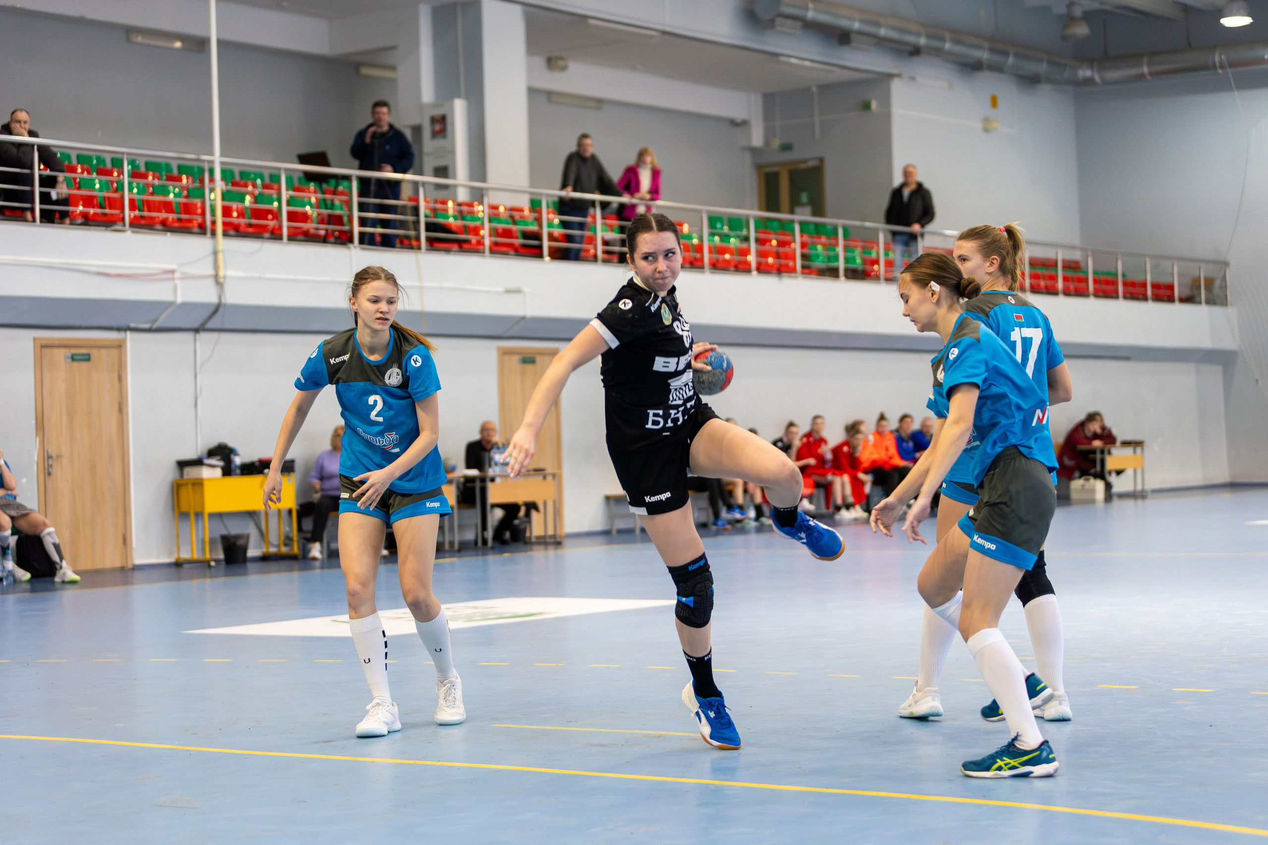 Гандбол. Лучшие кадры. БНТУ — Витебчанка. Профессиональный интерьерный и репортажный фотограф Минск и РБ. Максим Орлов