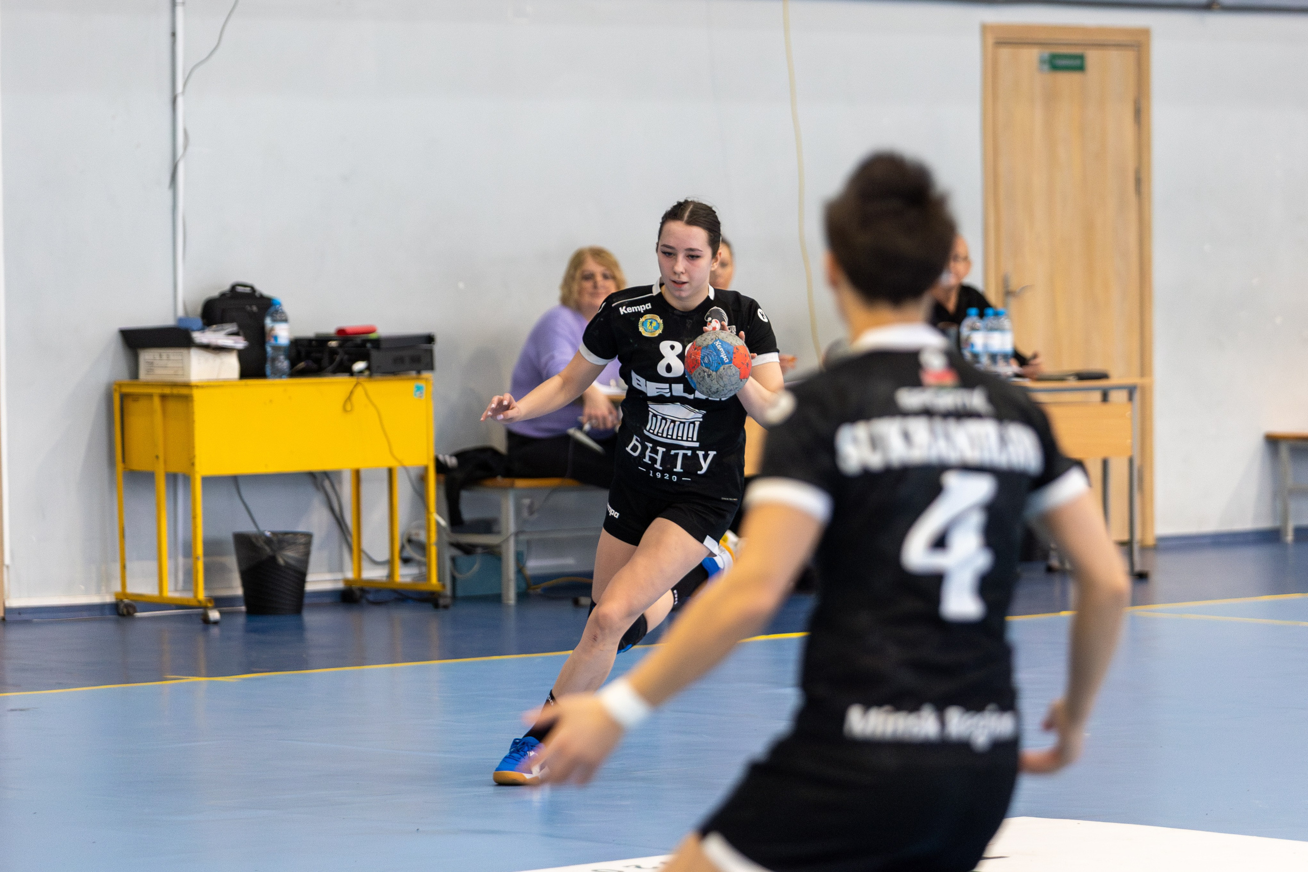 Гандбол. Лучшие кадры. БНТУ — Витебчанка. Профессиональный интерьерный и репортажный фотограф Минск и РБ. Максим Орлов