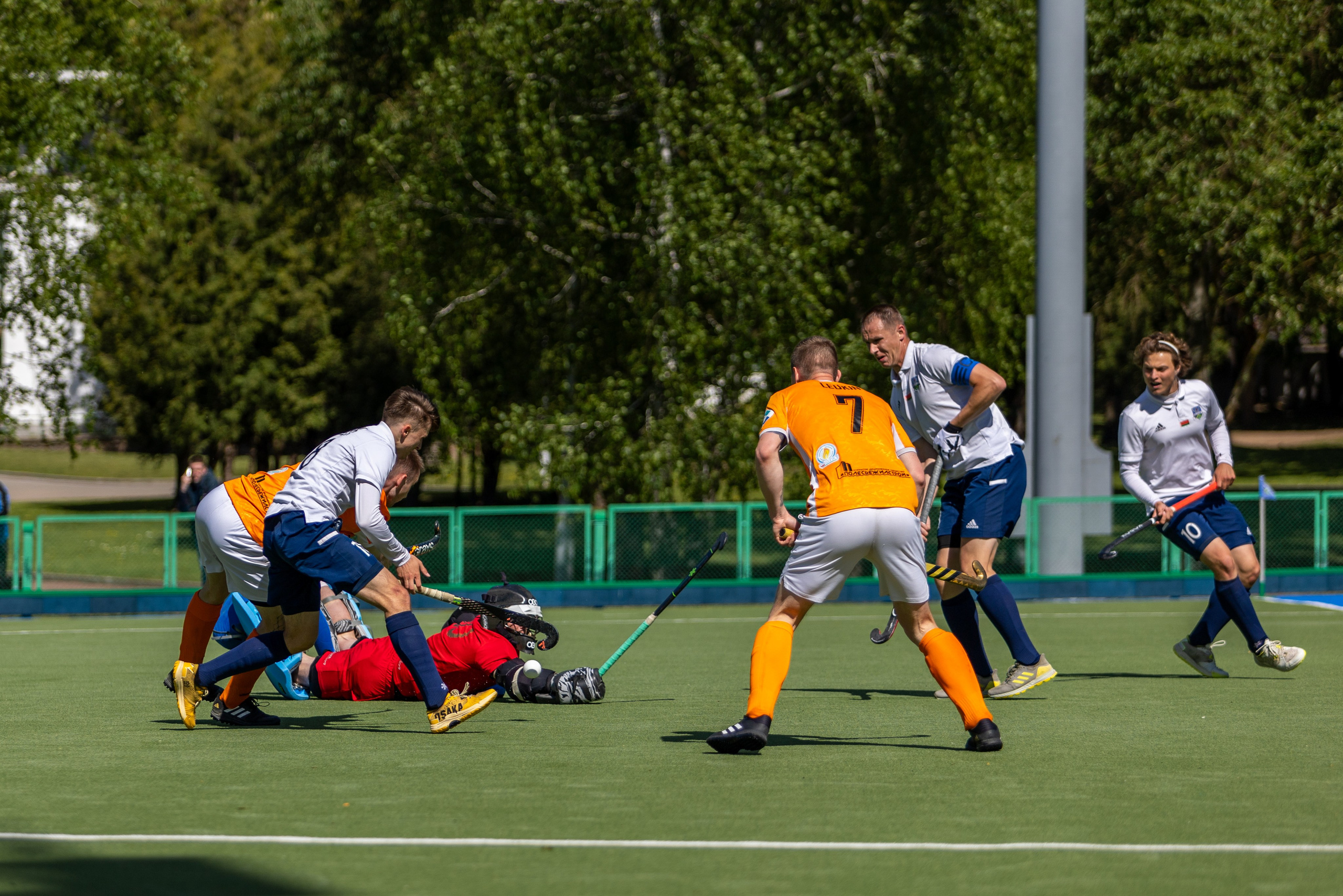 Хоккей на траве. ХК Минск — СК Строитель 12.05.2024. Профессиональный интерьерный и репортажный фотограф Минск и РБ. Максим Орлов