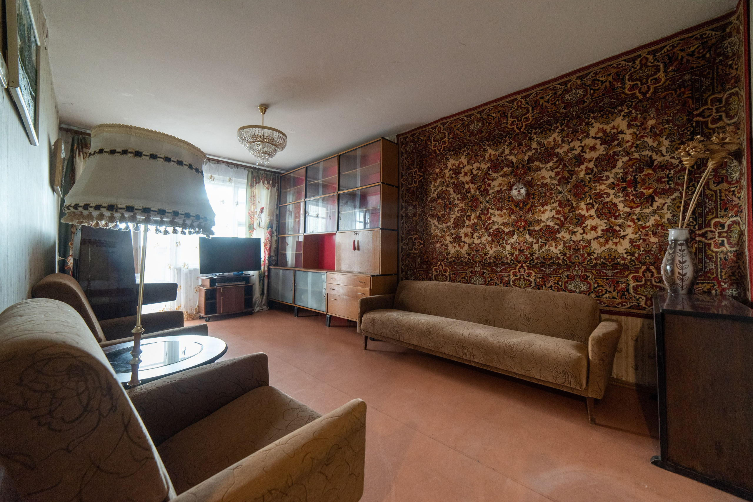 Пр. Газеты Звезда. Слабонервным не смотреть.Суперэконом вариант. Профессиональный интерьерный и репортажный фотограф Минск и РБ. Максим Орлов