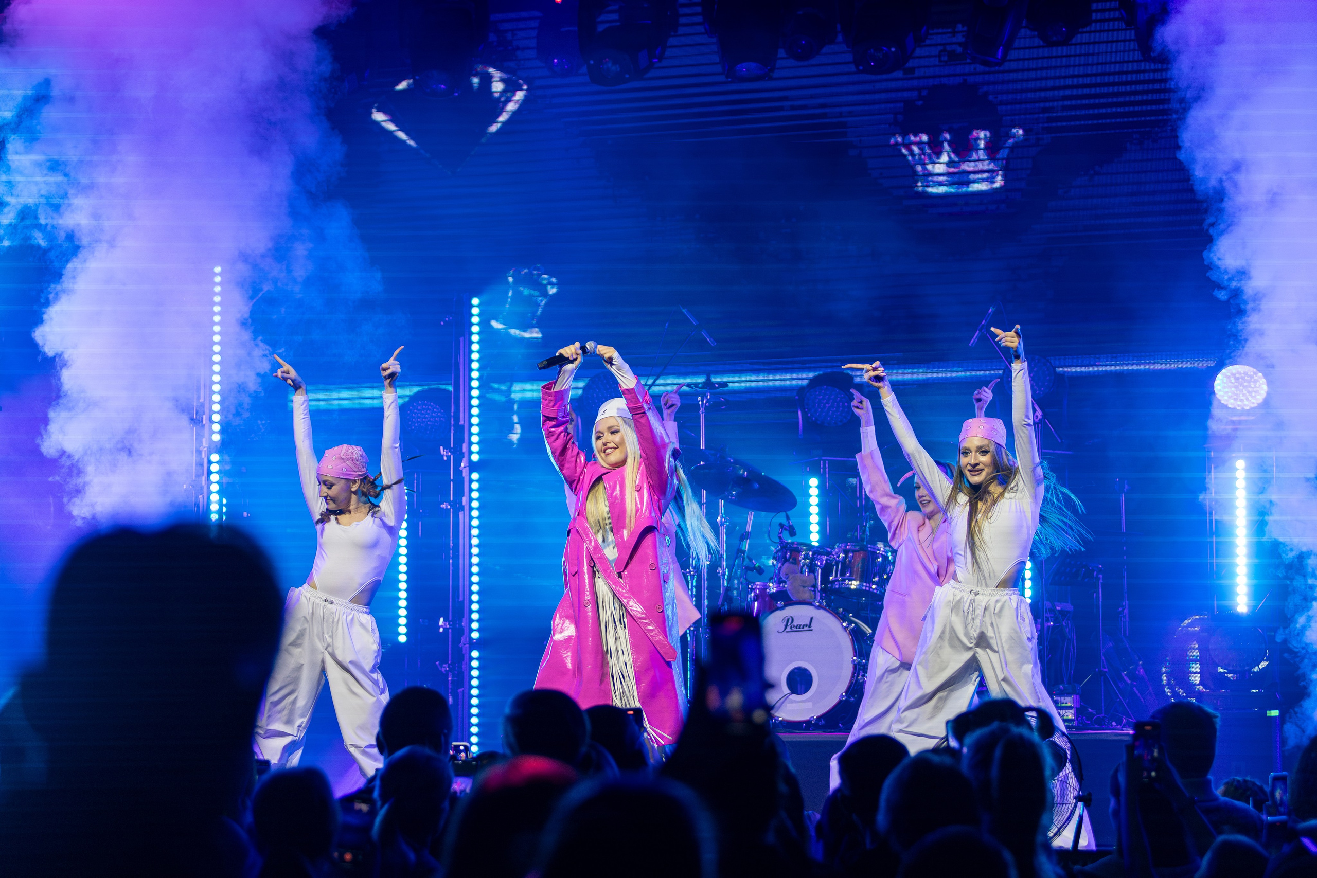 Концерт Насти Кравченко. Профессиональный интерьерный и репортажный фотограф Минск и РБ. Максим Орлов