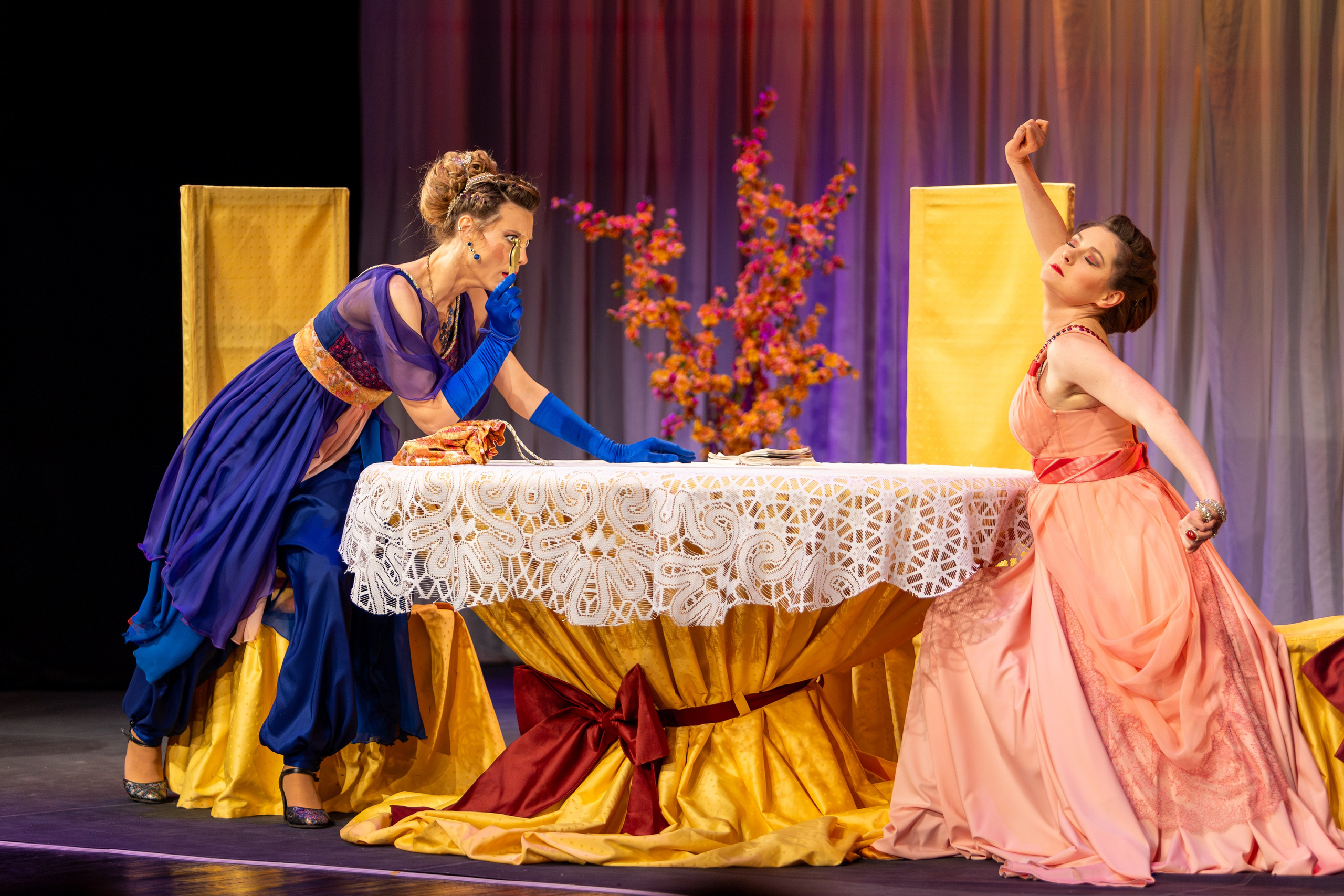 Новый театр «Как важно быть серьезным». Профессиональный интерьерный и репортажный фотограф Минск и РБ. Максим Орлов