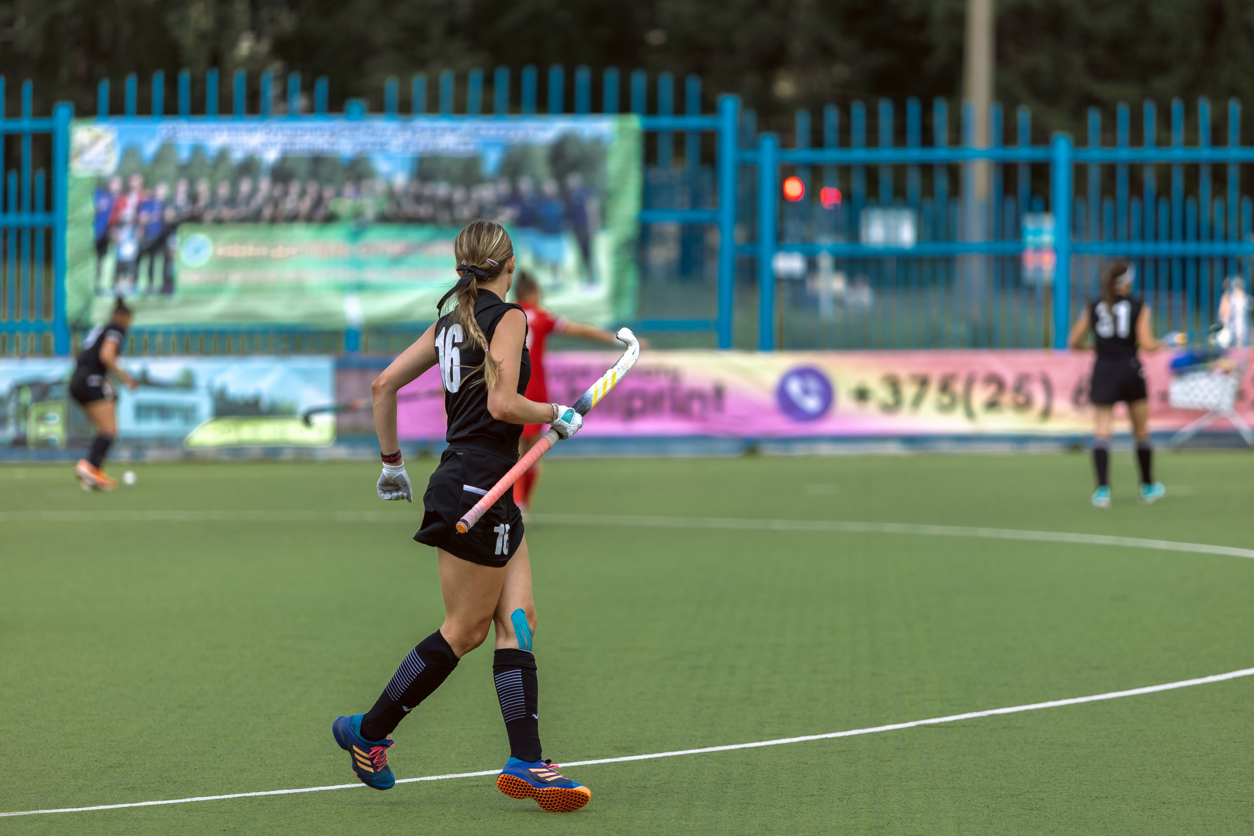 Хоккей на траве. Девушки. Минск — Виктория. 16.06.2024. Профессиональный интерьерный и репортажный фотограф Минск и РБ. Максим Орлов