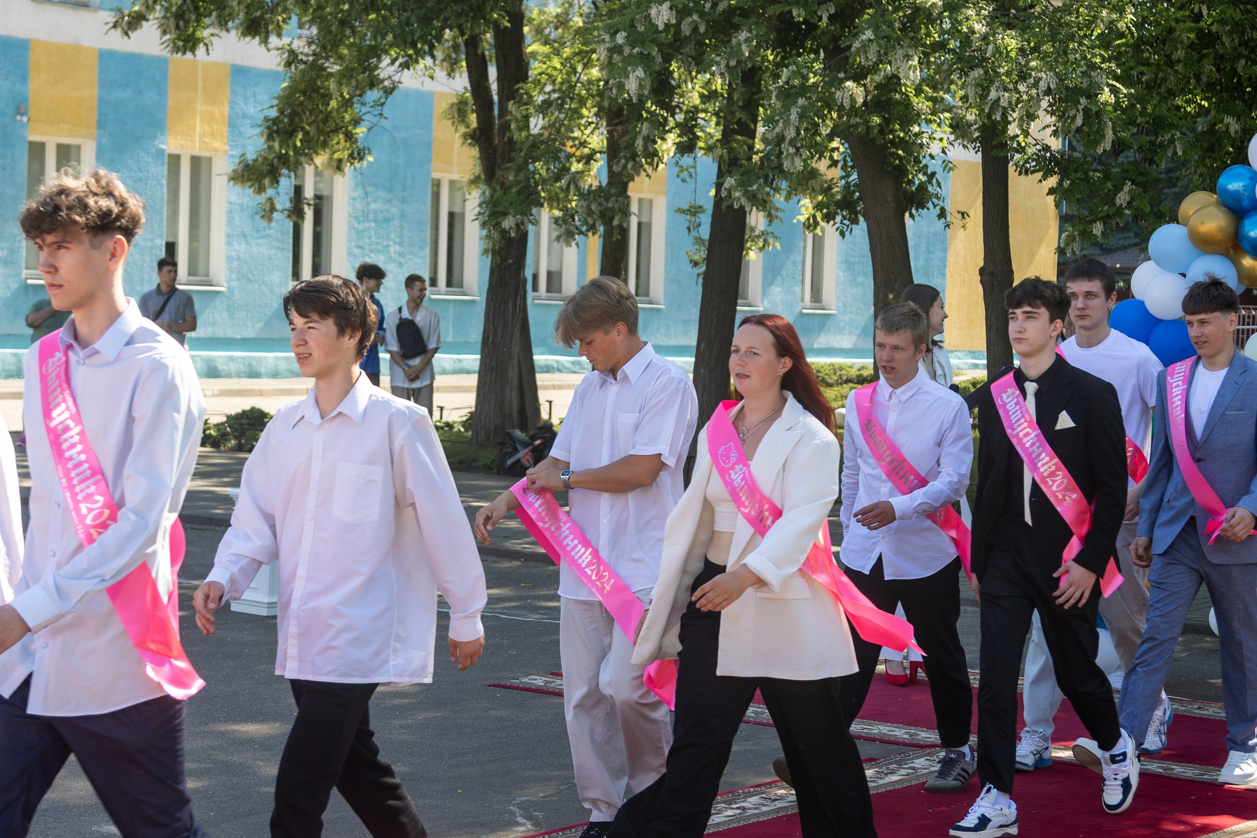 Школа 47. Последний звонок. Профессиональный интерьерный и репортажный фотограф Минск и РБ. Максим Орлов