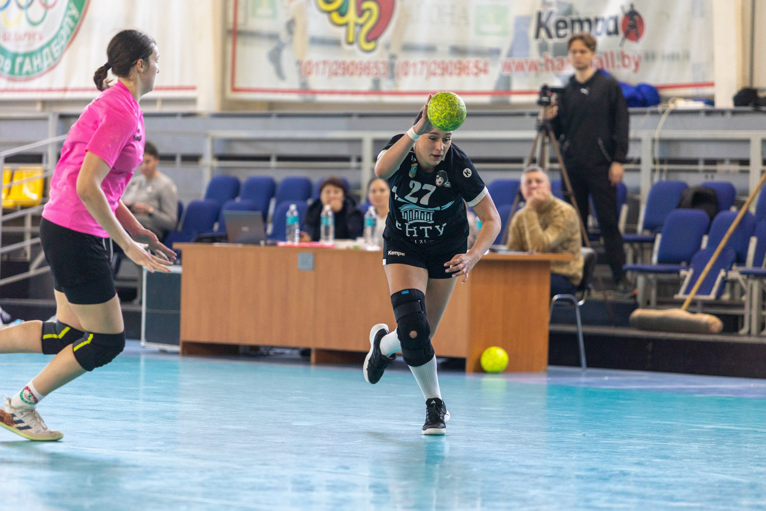 Женский гандбол. Лучшие кадры. БНТУ — Звезда. 08.02.2025. Профессиональный интерьерный и репортажный фотограф Минск и РБ. Максим Орлов