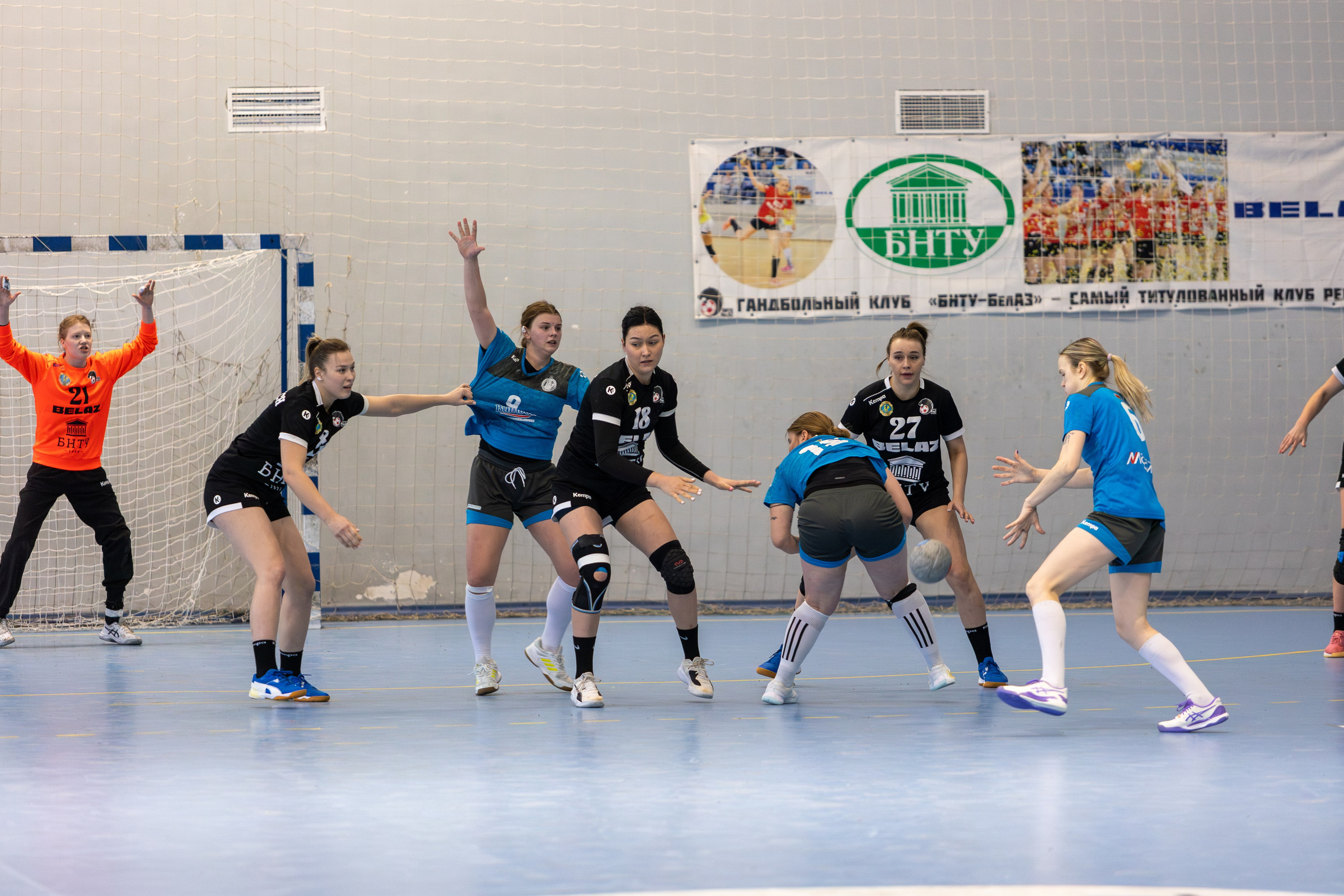 Гандбол. Лучшие кадры. БНТУ — Витебчанка. Профессиональный интерьерный и репортажный фотограф Минск и РБ. Максим Орлов