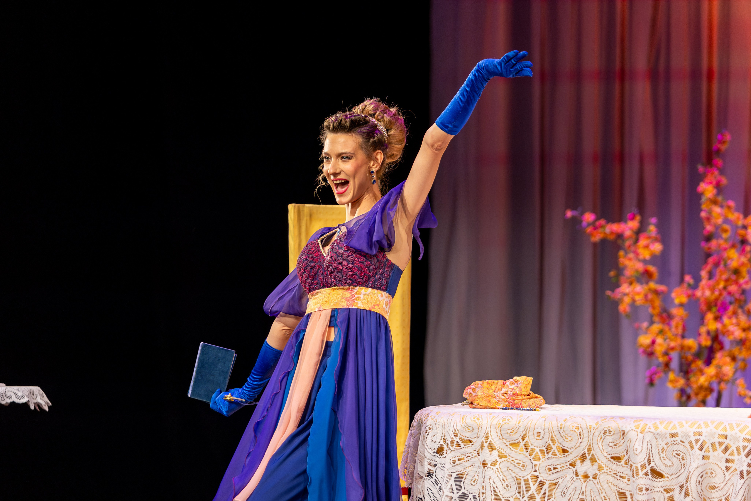 Новый театр «Как важно быть серьезным». Профессиональный интерьерный и репортажный фотограф Минск и РБ. Максим Орлов