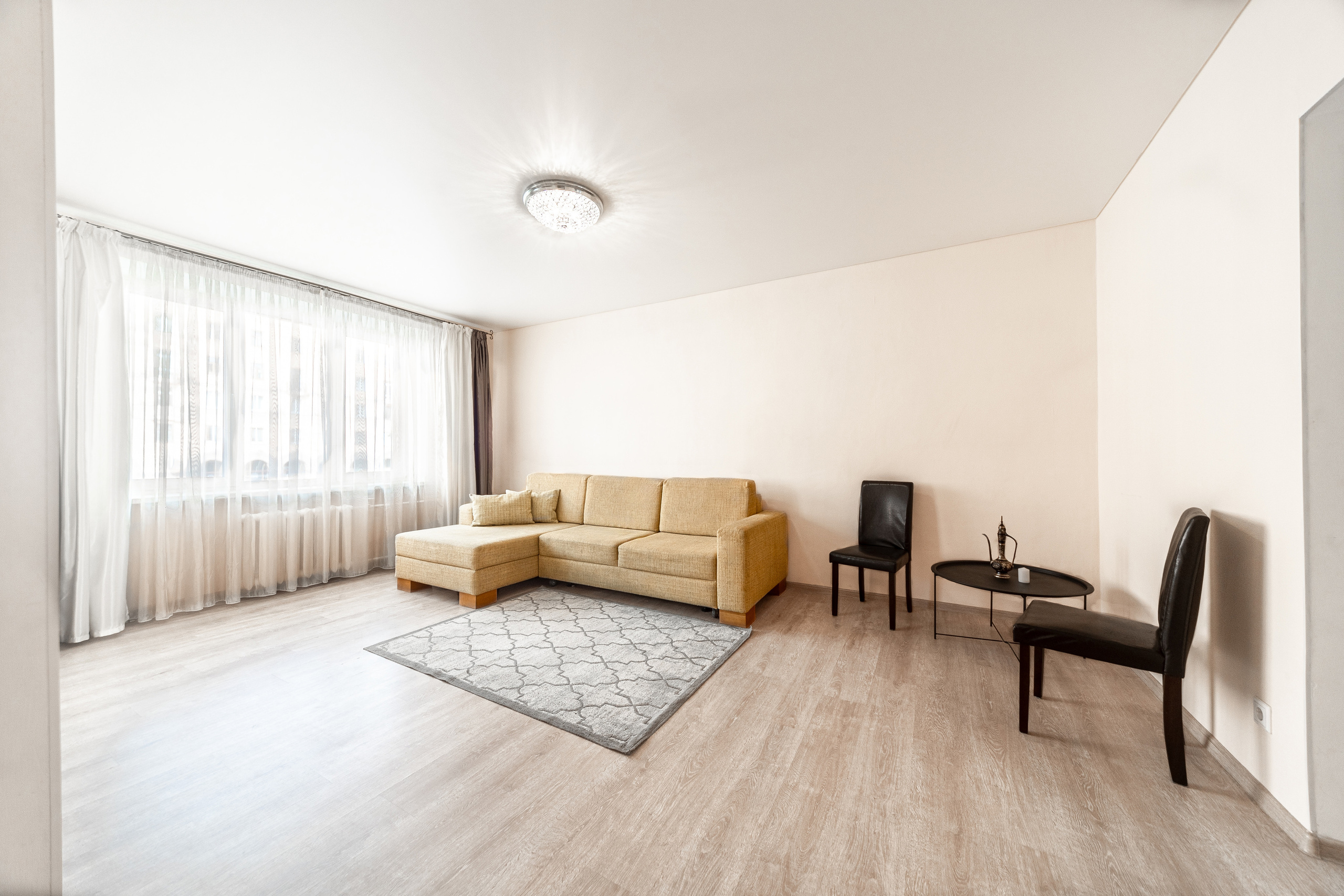 Пр. Независимости 74. Профессиональный интерьерный и репортажный фотограф Минск и РБ. Максим Орлов