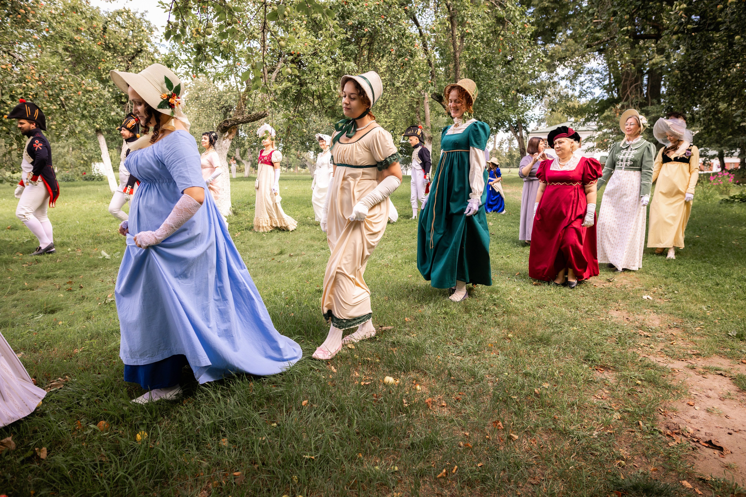 Пикник начала 19 века. Профессиональный интерьерный и репортажный фотограф Минск и РБ. Максим Орлов