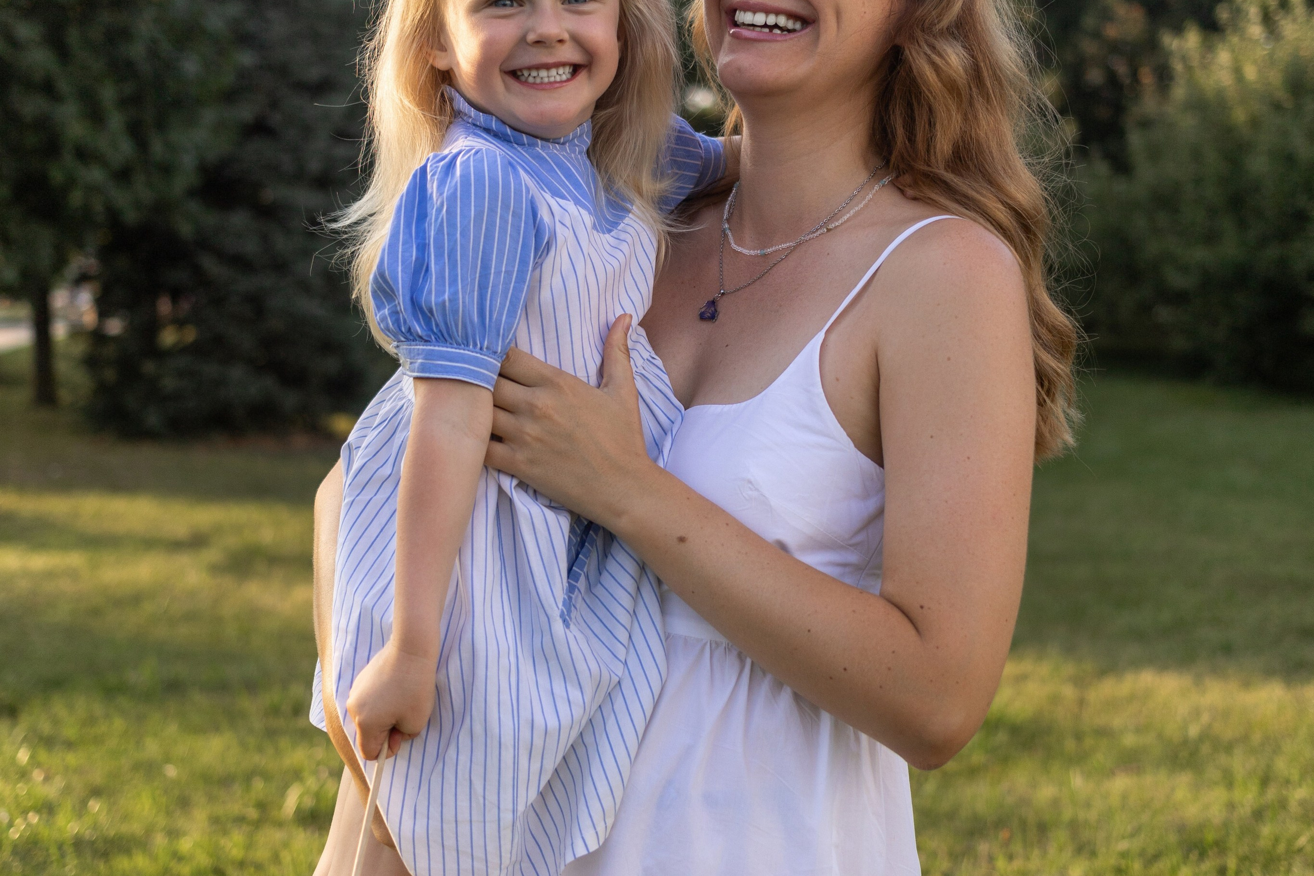 Стеша с мамой. Профессиональный интерьерный и репортажный фотограф Минск и РБ. Максим Орлов