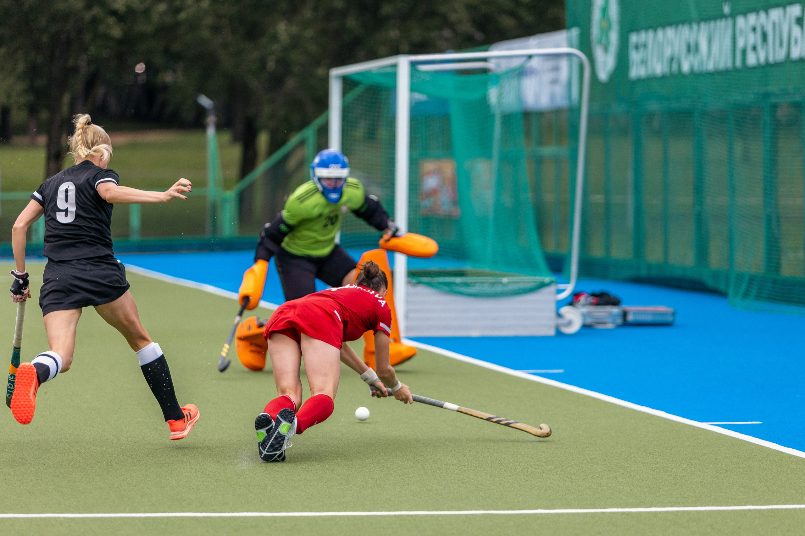 Хоккей на траве. Девушки. ХК Минск — ХК Виктория (Смолевичи) 10.06.2024. Профессиональный интерьерный и репортажный фотограф Минск и РБ. Максим Орлов