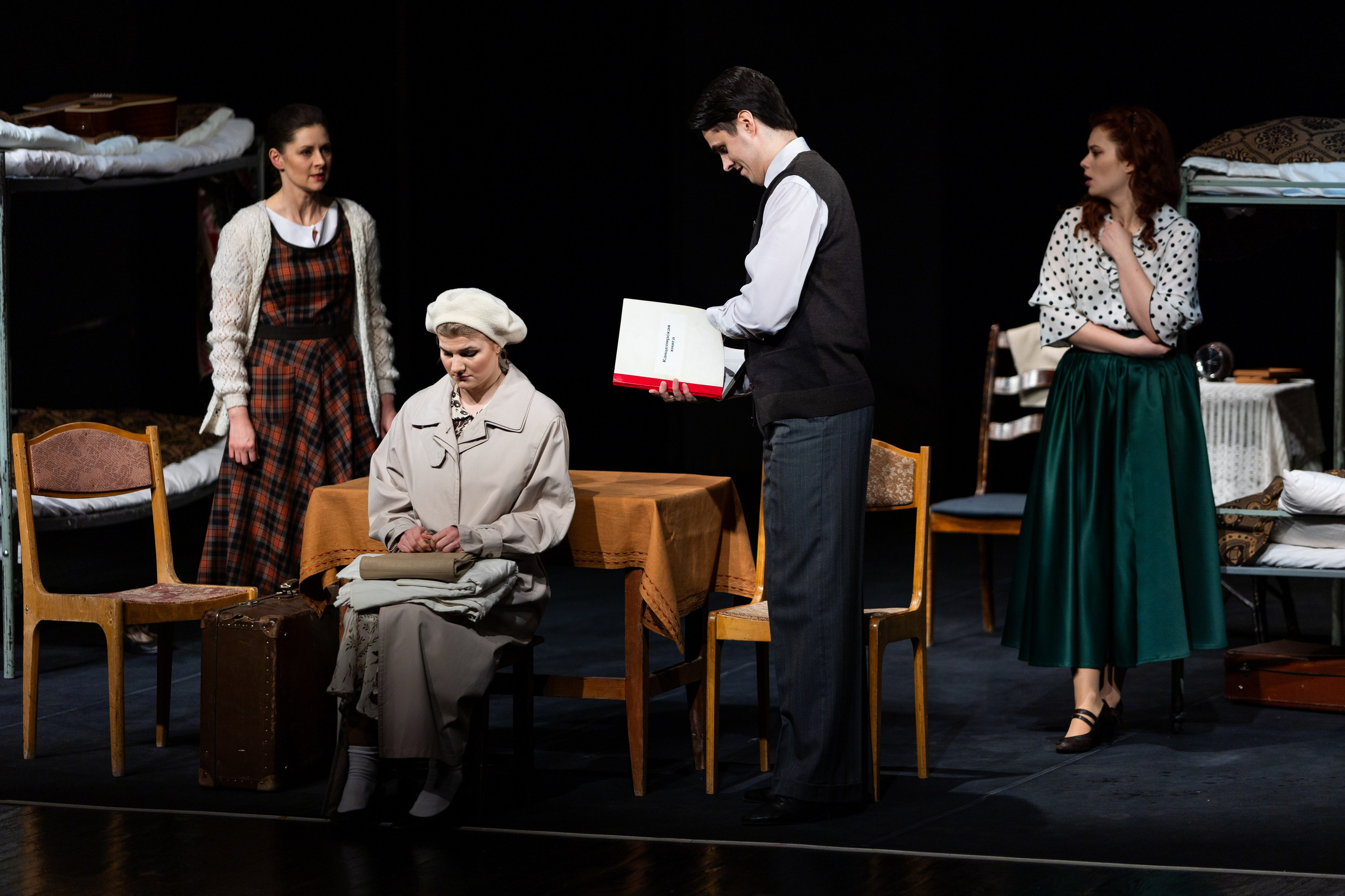 Новый театр «Фабричная девчонка». Профессиональный интерьерный и репортажный фотограф Минск и РБ. Максим Орлов