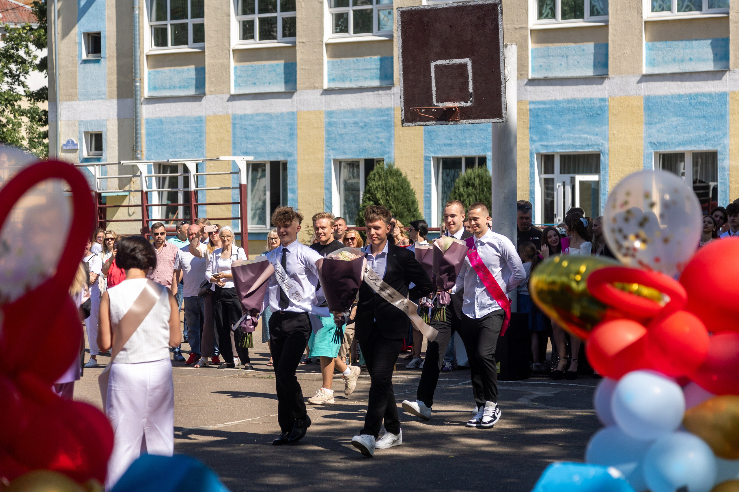 Школа 47. Последний звонок. Профессиональный интерьерный и репортажный фотограф Минск и РБ. Максим Орлов