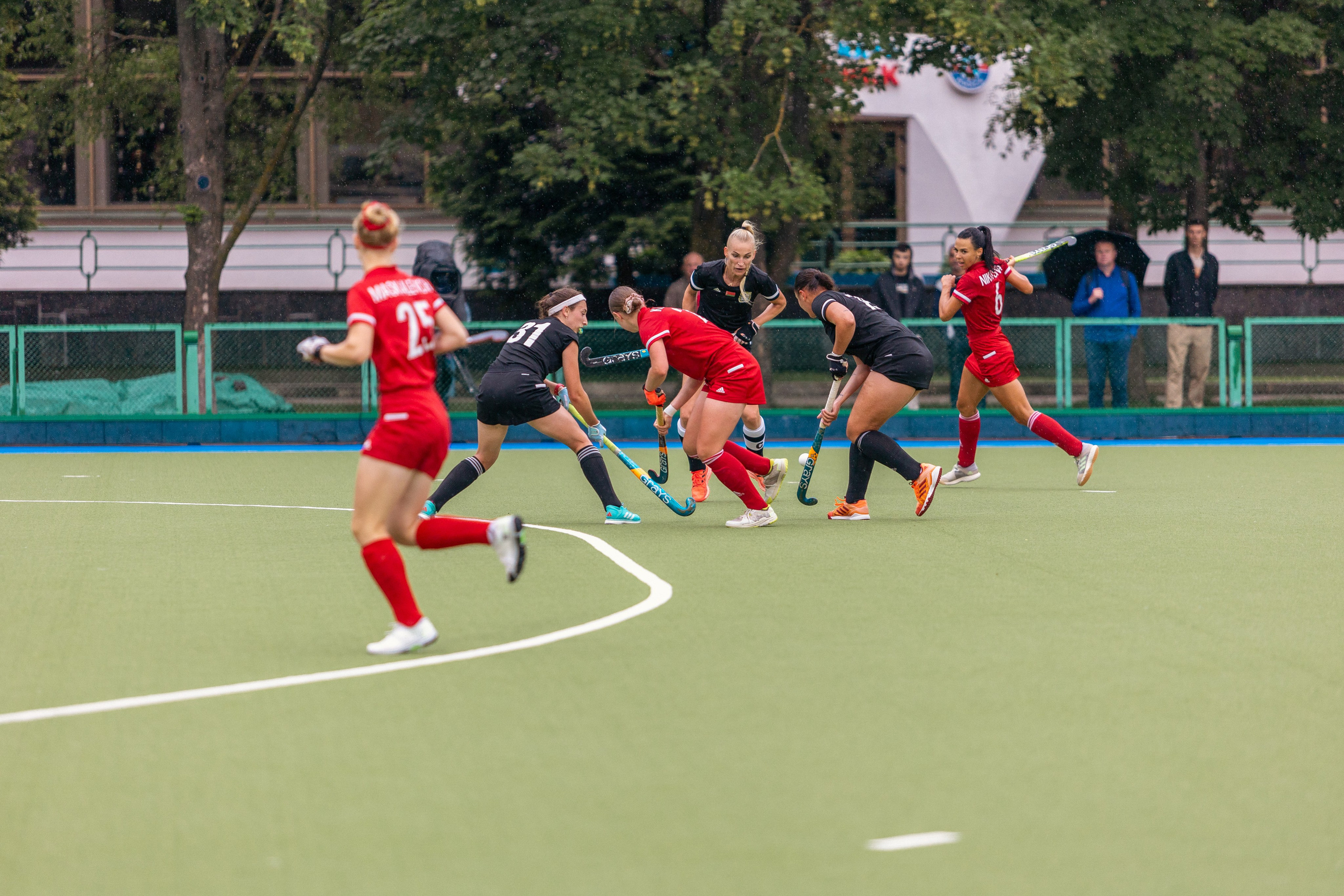 Хоккей на траве. Девушки. ХК Минск — ХК Виктория (Смолевичи) 10.06.2024. Профессиональный интерьерный и репортажный фотограф Минск и РБ. Максим Орлов