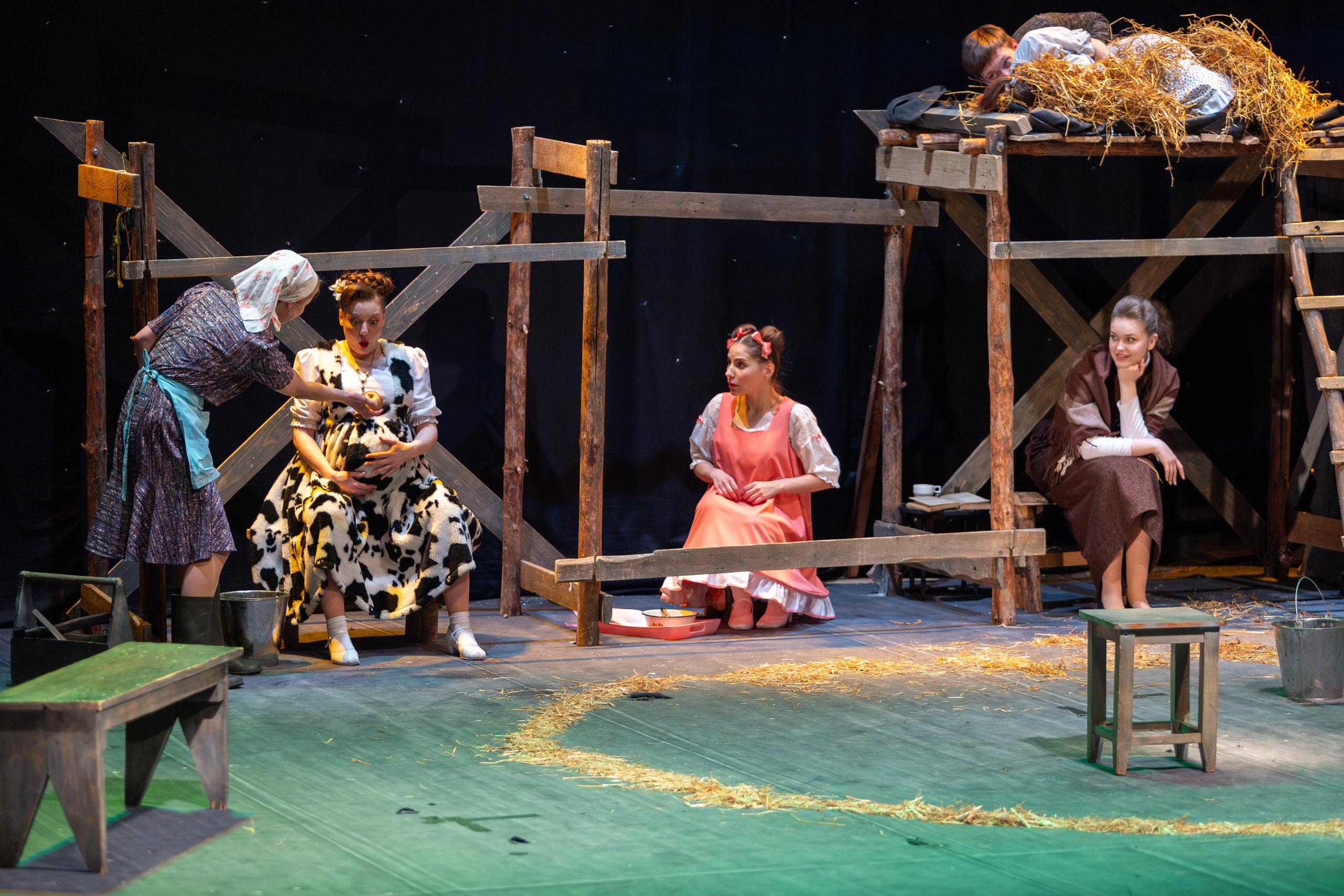 Театр белорусской армии «Очень простая история». Профессиональный интерьерный и репортажный фотограф Минск и РБ. Максим Орлов