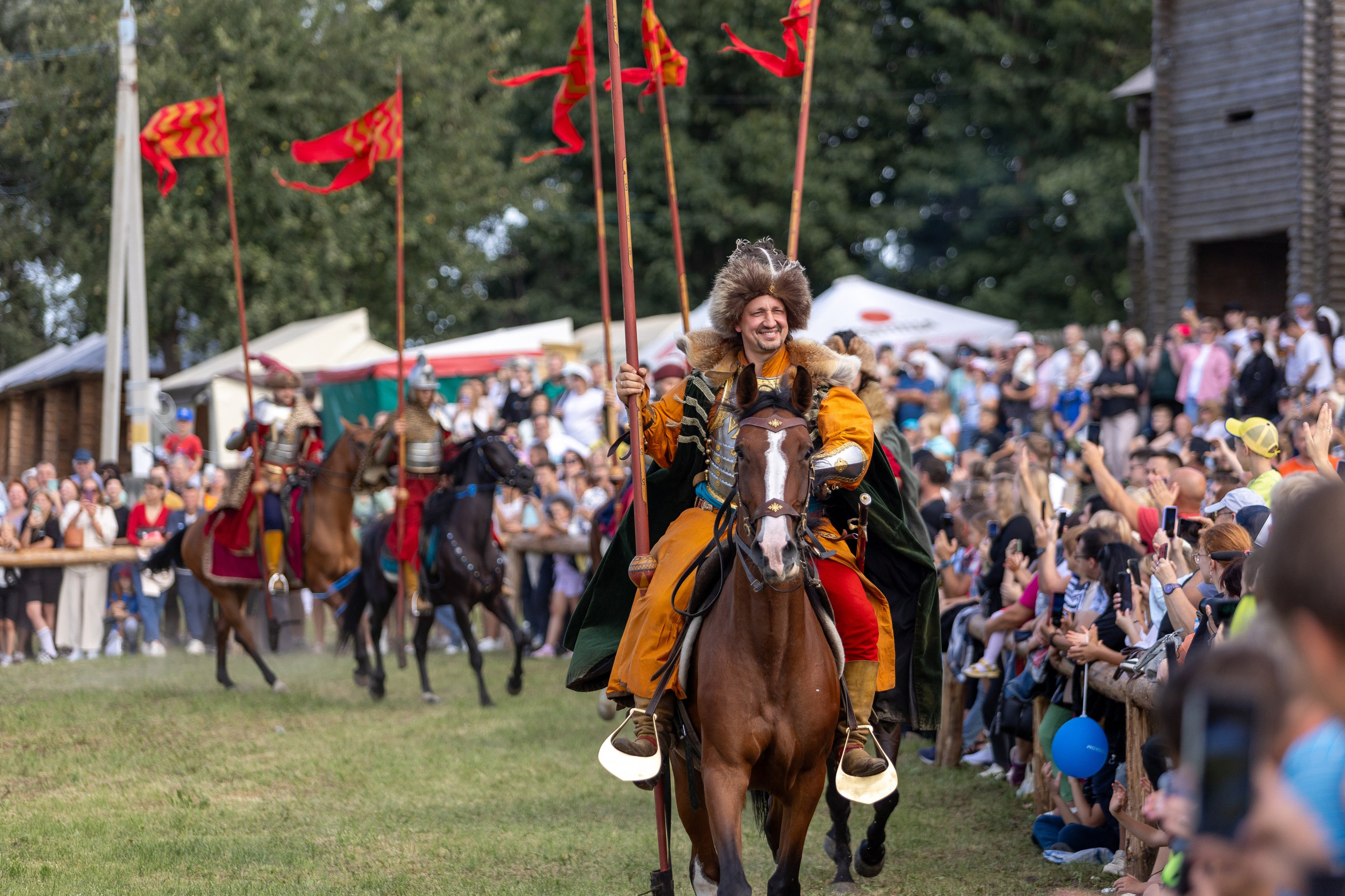 Рыцарский фест. Мстиславль. Профессиональный интерьерный и репортажный фотограф Минск и РБ. Максим Орлов