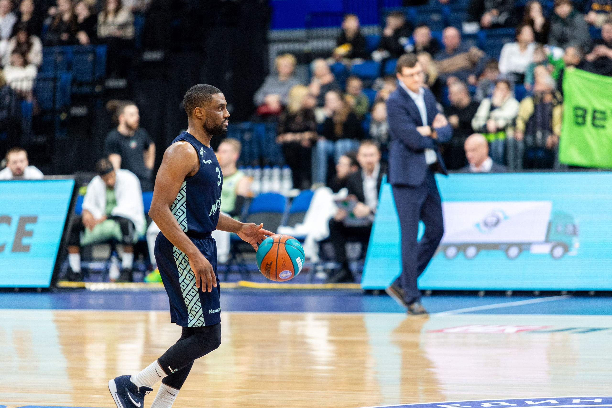 Баскетбол. Лучшие кадры. Минск — Уралмаш 13.02.2024. Профессиональный интерьерный и репортажный фотограф Минск и РБ. Максим Орлов