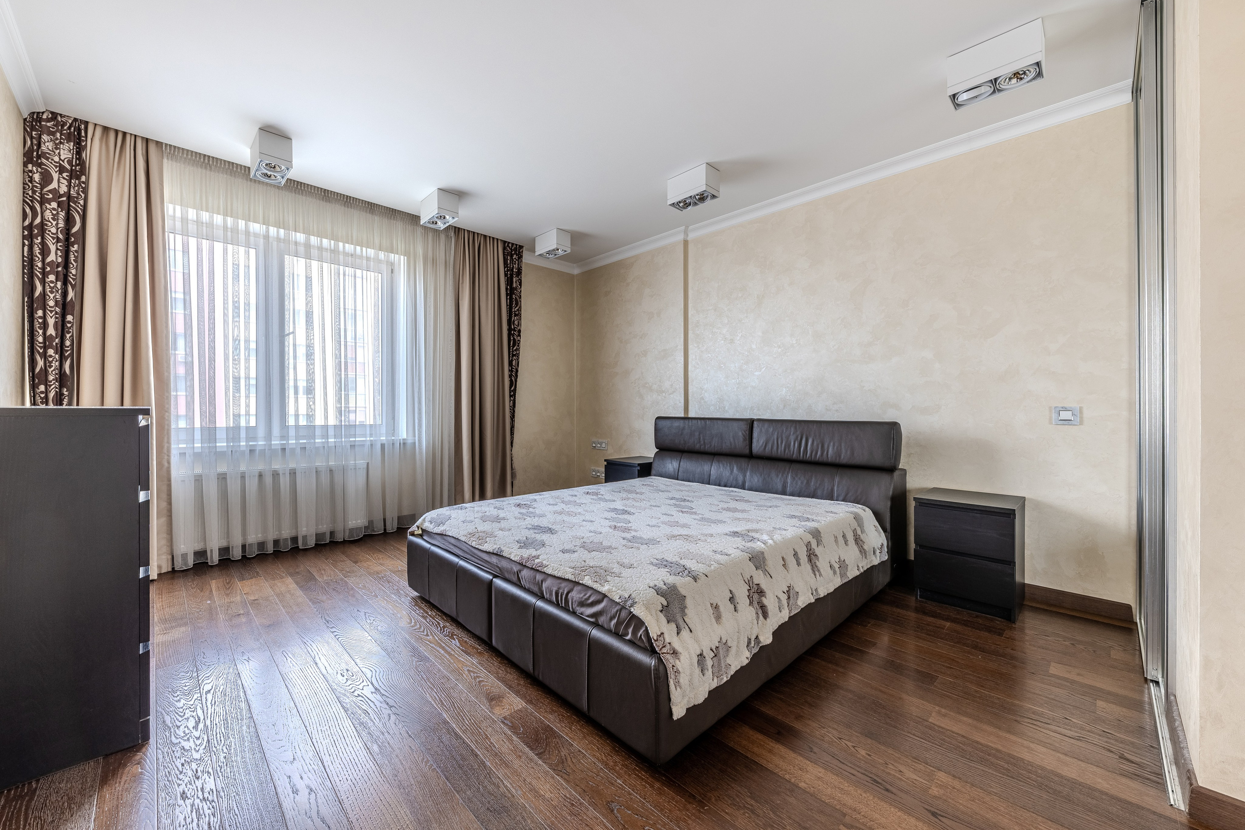 Мстиславца 20. Для продажи. Профессиональный интерьерный и репортажный фотограф Минск и РБ. Максим Орлов