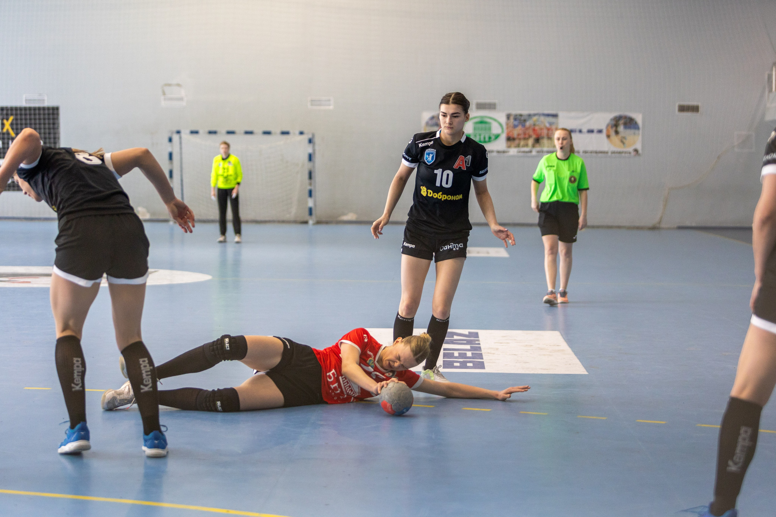 Гандбол. БНТУ — Березина. Профессиональный интерьерный и репортажный фотограф Минск и РБ. Максим Орлов