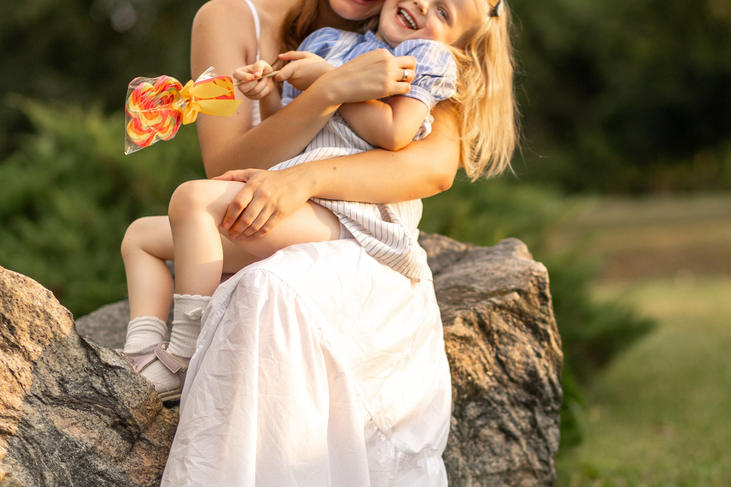 Стеша с мамой. Профессиональный интерьерный и репортажный фотограф Минск и РБ. Максим Орлов