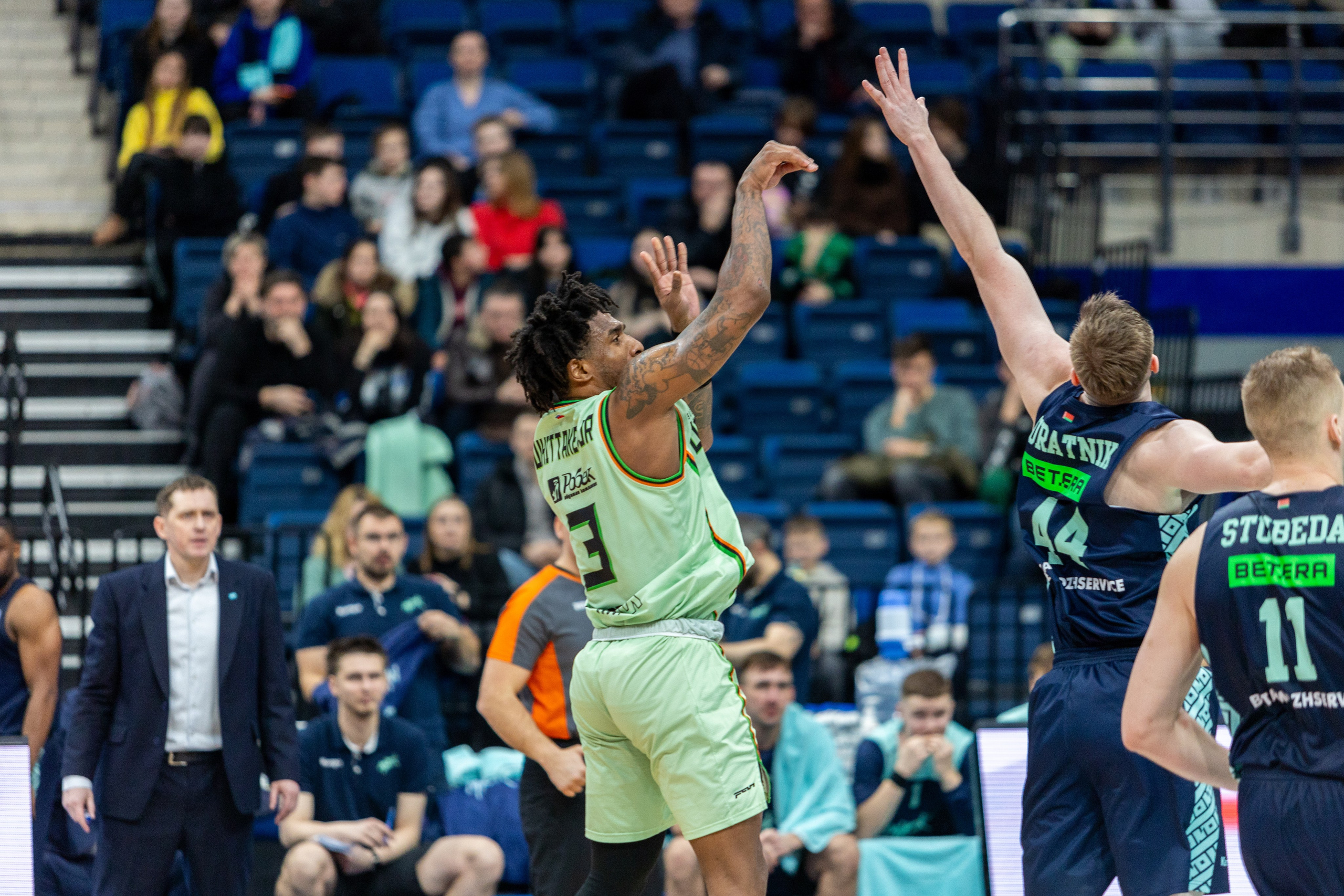 Баскетбол. Лучшие кадры. Минск — Уралмаш 13.02.2024. Профессиональный интерьерный и репортажный фотограф Минск и РБ. Максим Орлов