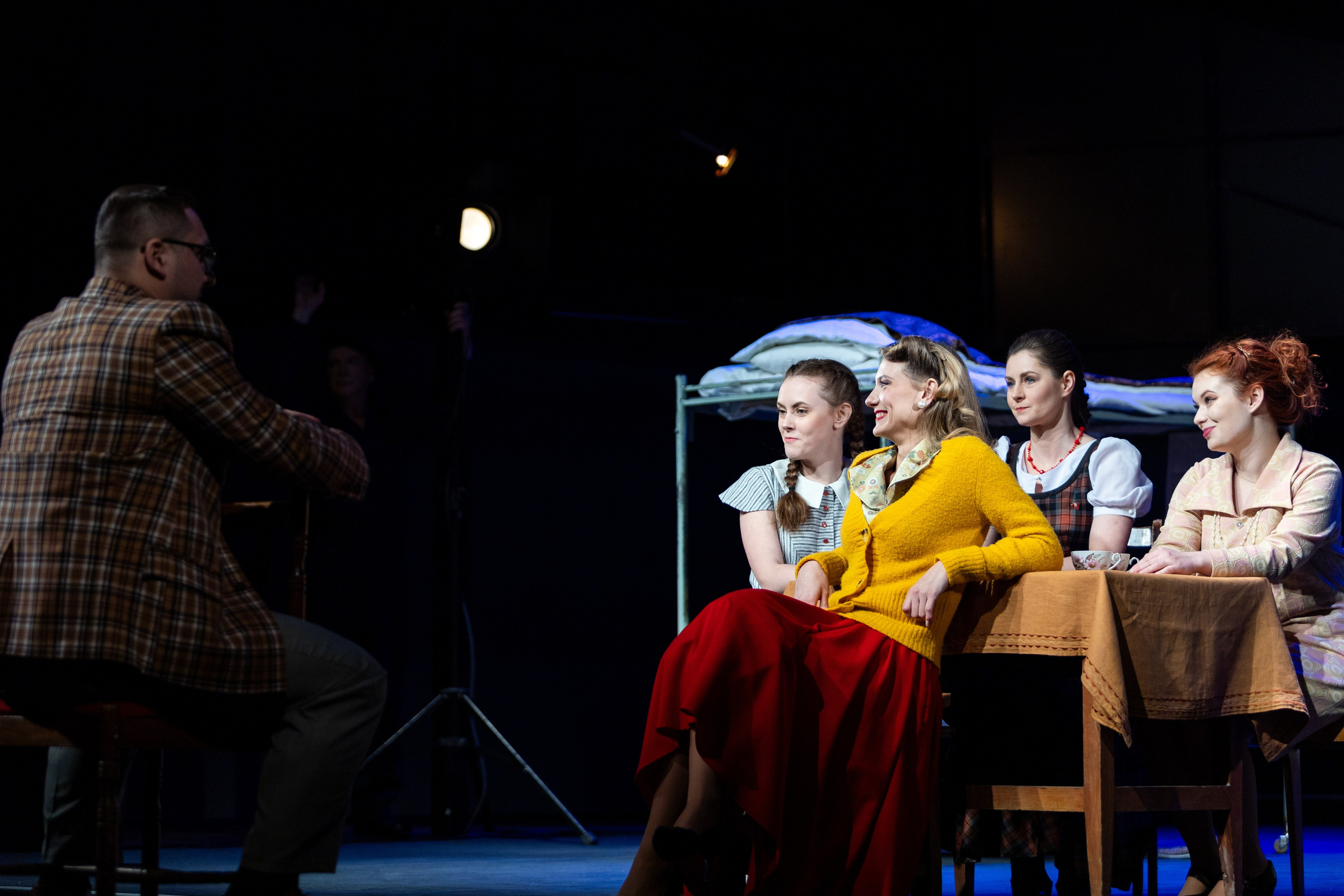 Новый театр «Фабричная девчонка». Профессиональный интерьерный и репортажный фотограф Минск и РБ. Максим Орлов