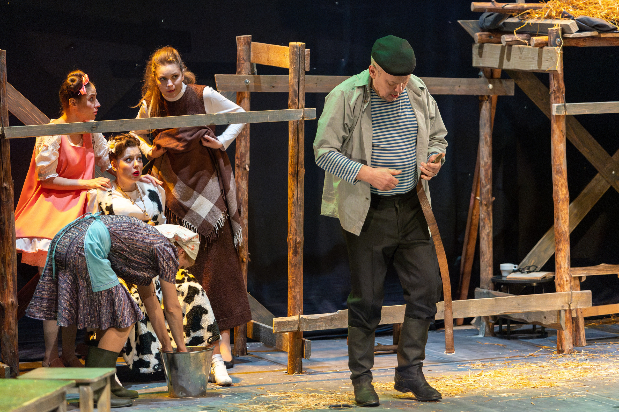 Театр белорусской армии «Очень простая история». Профессиональный интерьерный и репортажный фотограф Минск и РБ. Максим Орлов