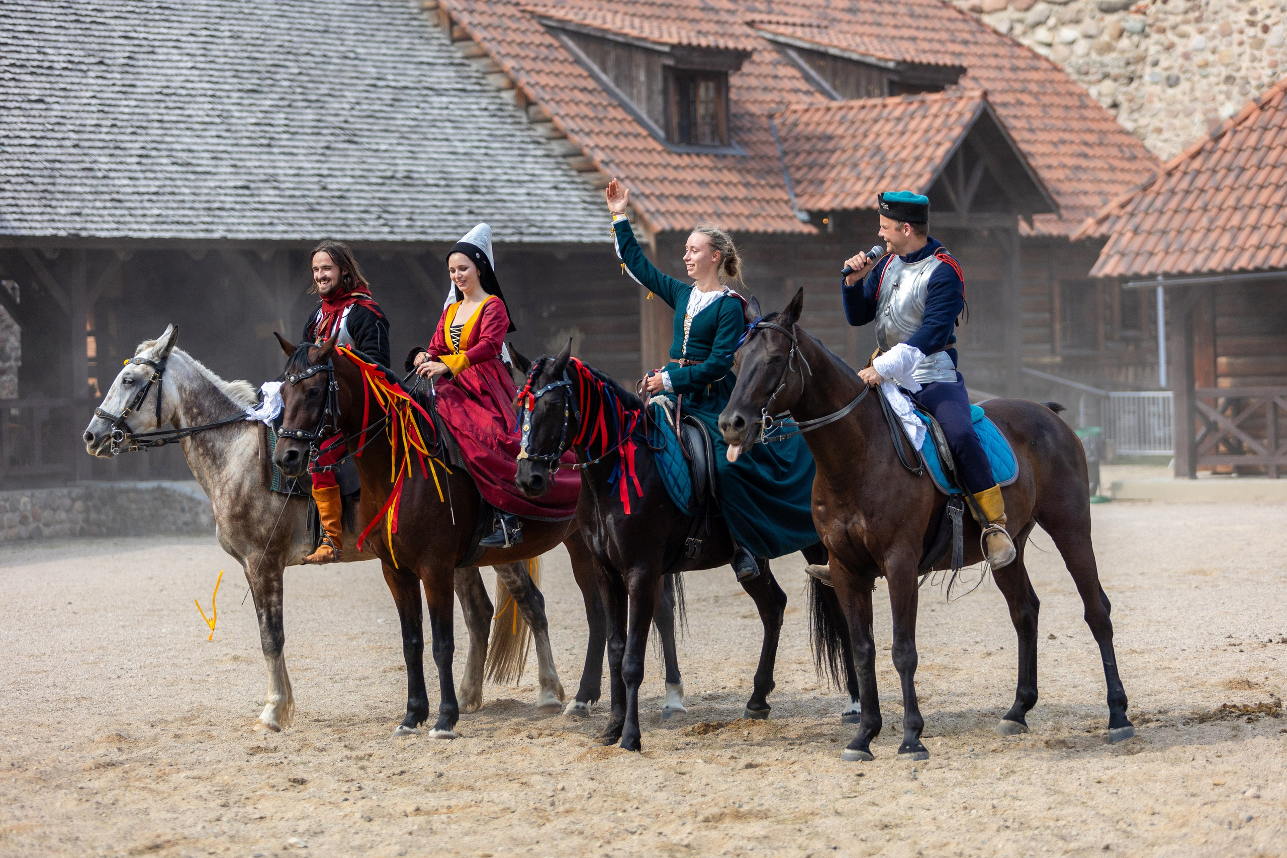 Выступление «Золотой шпоры» на празднике города Лиды. Профессиональный интерьерный и репортажный фотограф Минск и РБ. Максим Орлов