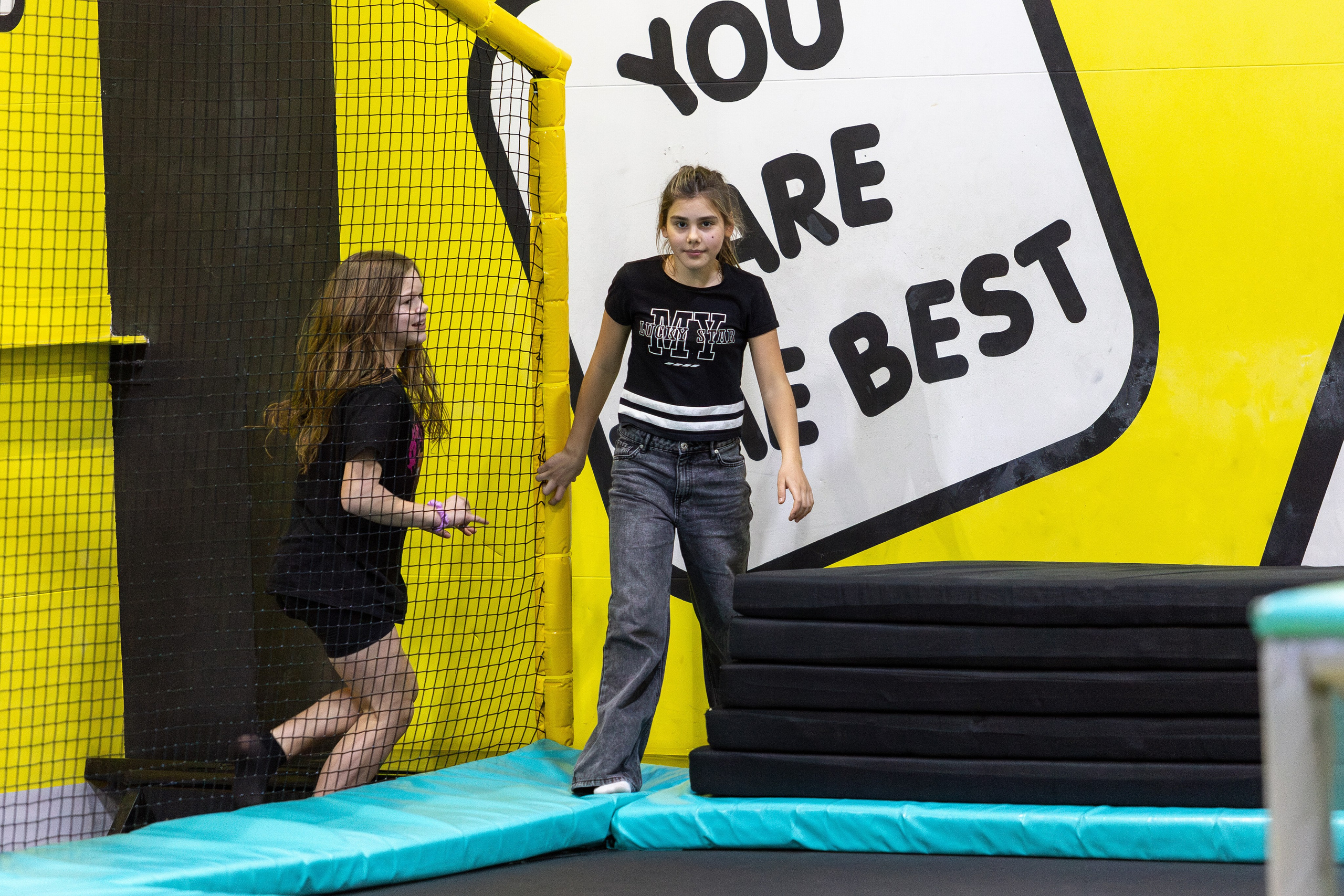 ДР Влада (батутная арена). Профессиональный интерьерный и репортажный фотограф Минск и РБ. Максим Орлов
