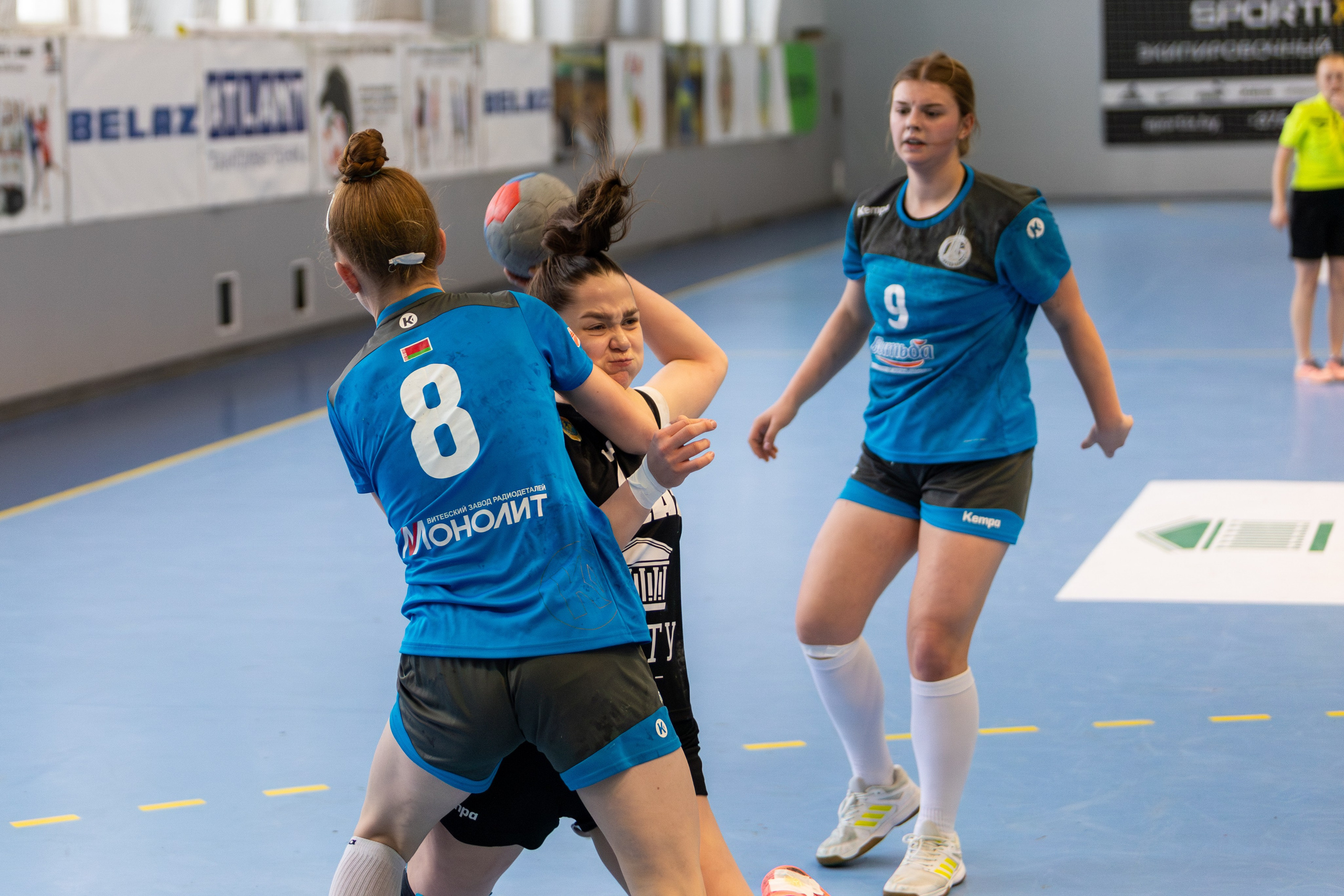 Гандбол. Лучшие кадры. БНТУ — Витебчанка. Профессиональный интерьерный и репортажный фотограф Минск и РБ. Максим Орлов