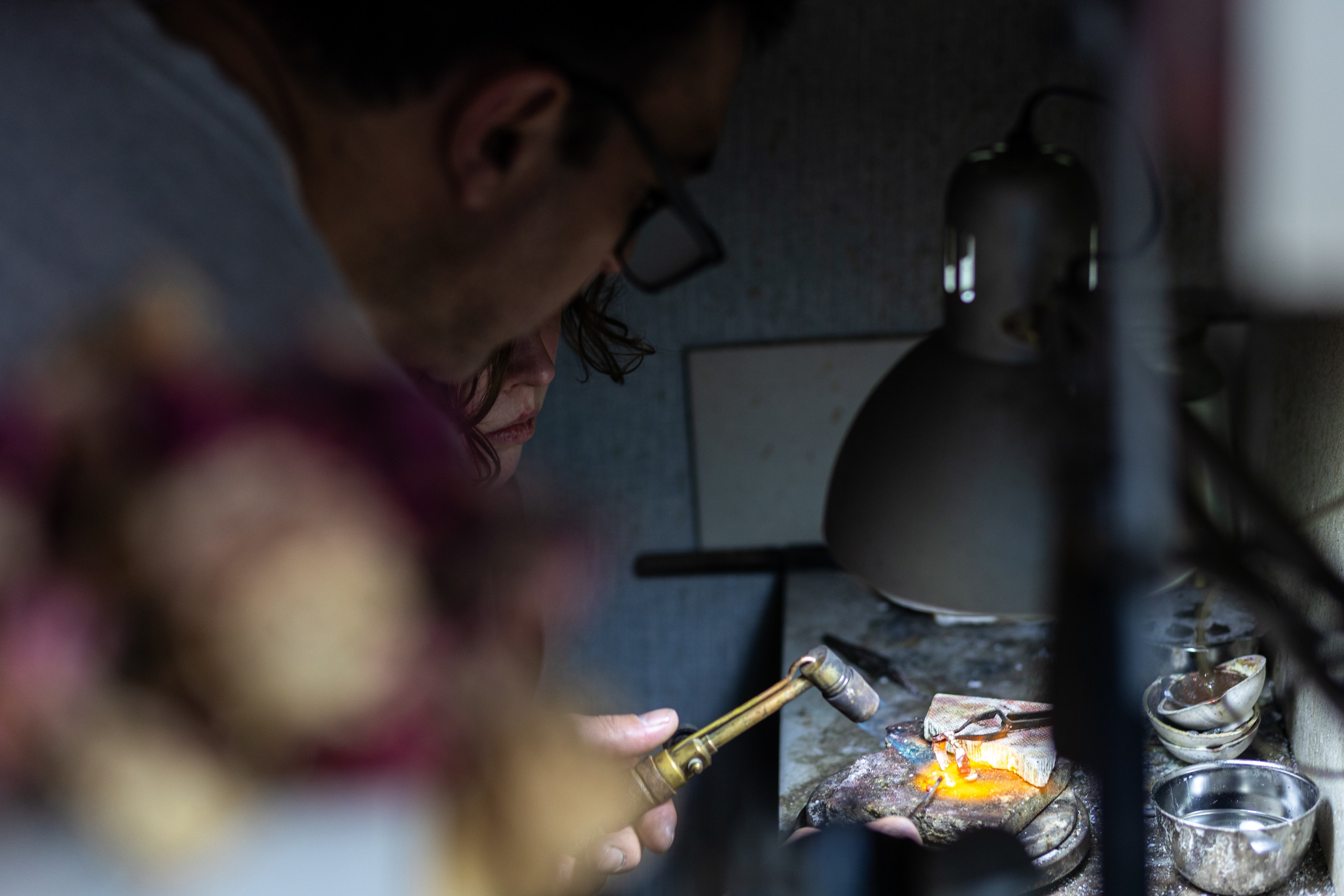 В ювелирной мастерской Артура Николаевича. Профессиональный интерьерный и репортажный фотограф Минск и РБ. Максим Орлов