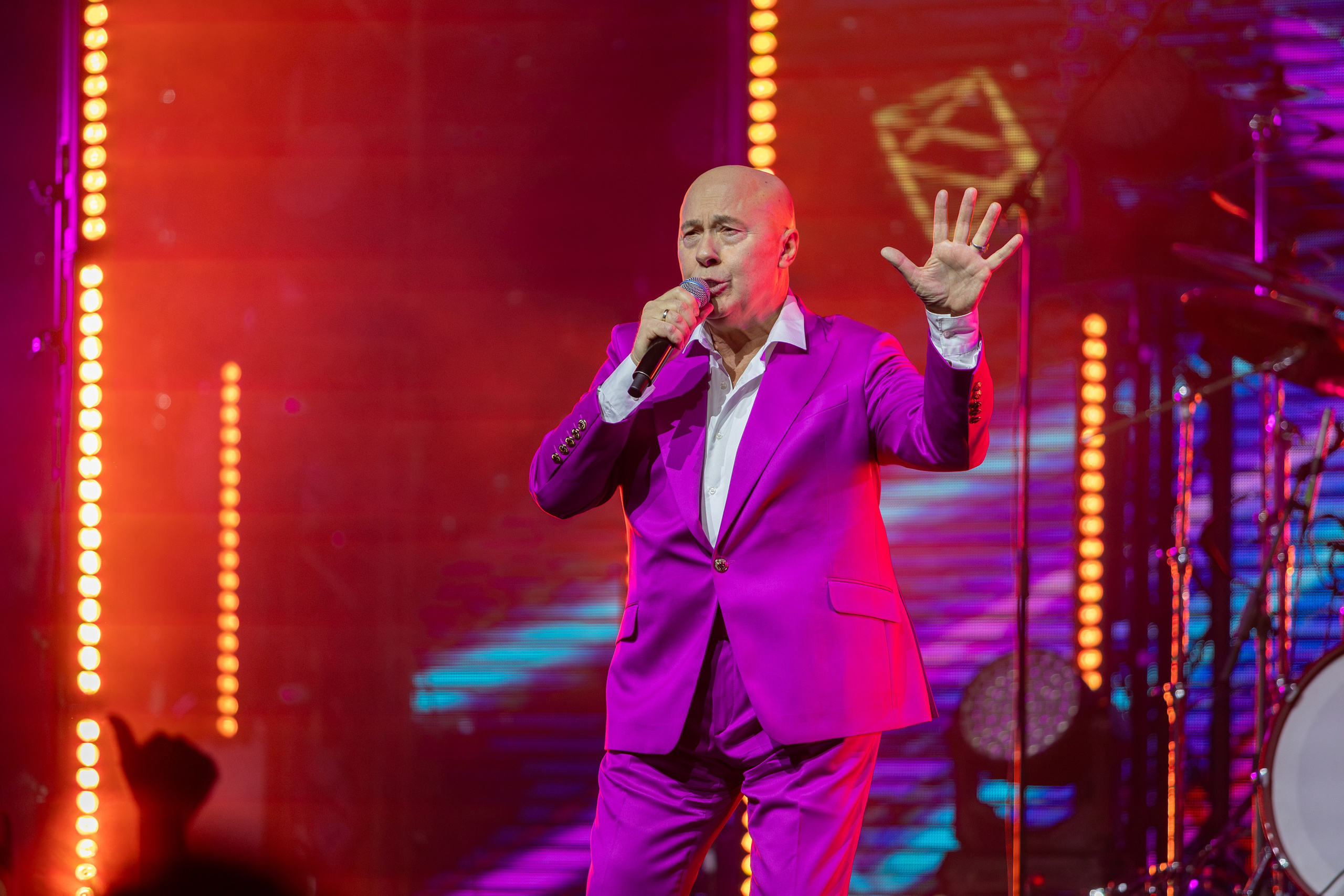 Концерт Насти Кравченко. Профессиональный интерьерный и репортажный фотограф Минск и РБ. Максим Орлов