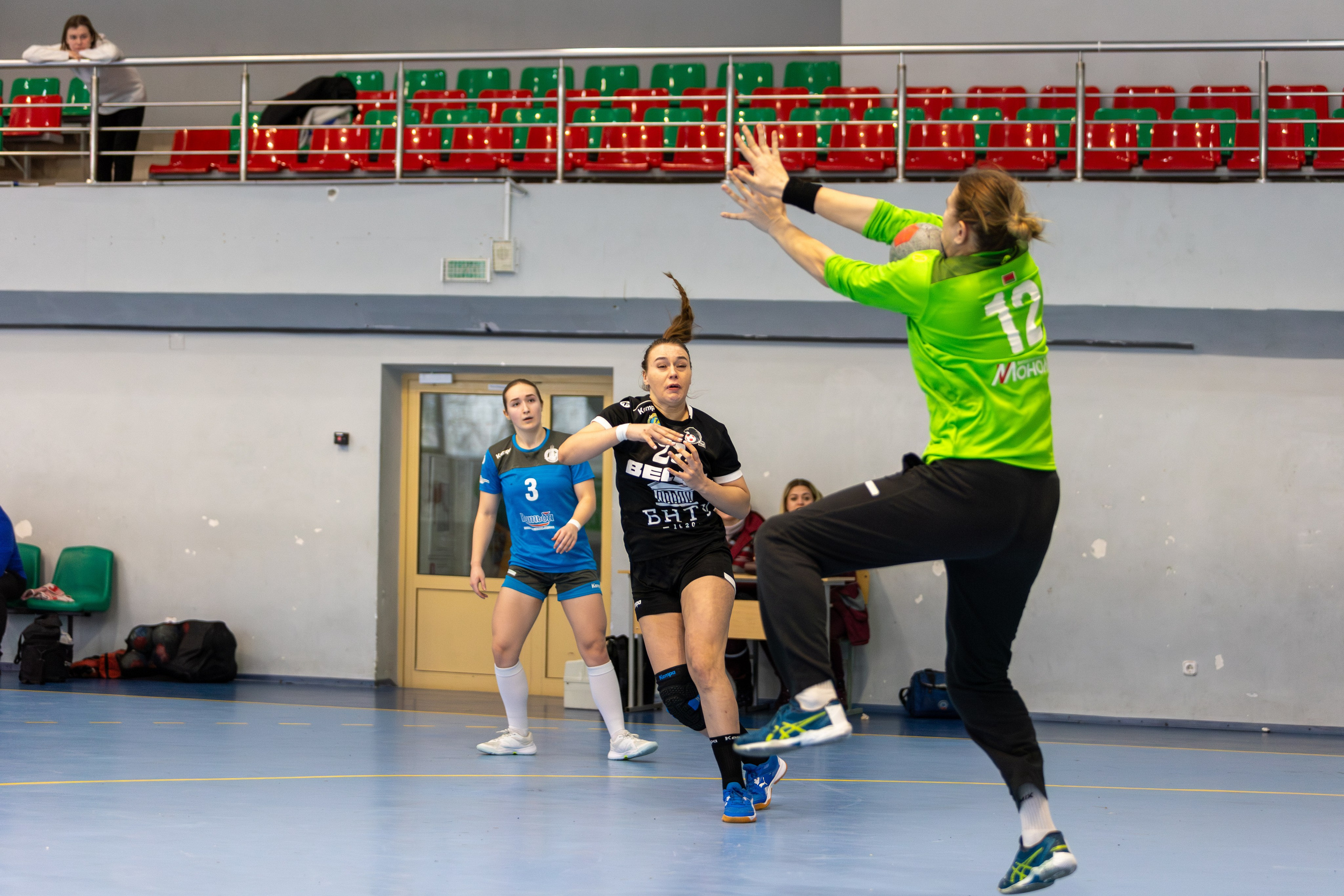 Гандбол. Лучшие кадры. БНТУ — Витебчанка. Профессиональный интерьерный и репортажный фотограф Минск и РБ. Максим Орлов