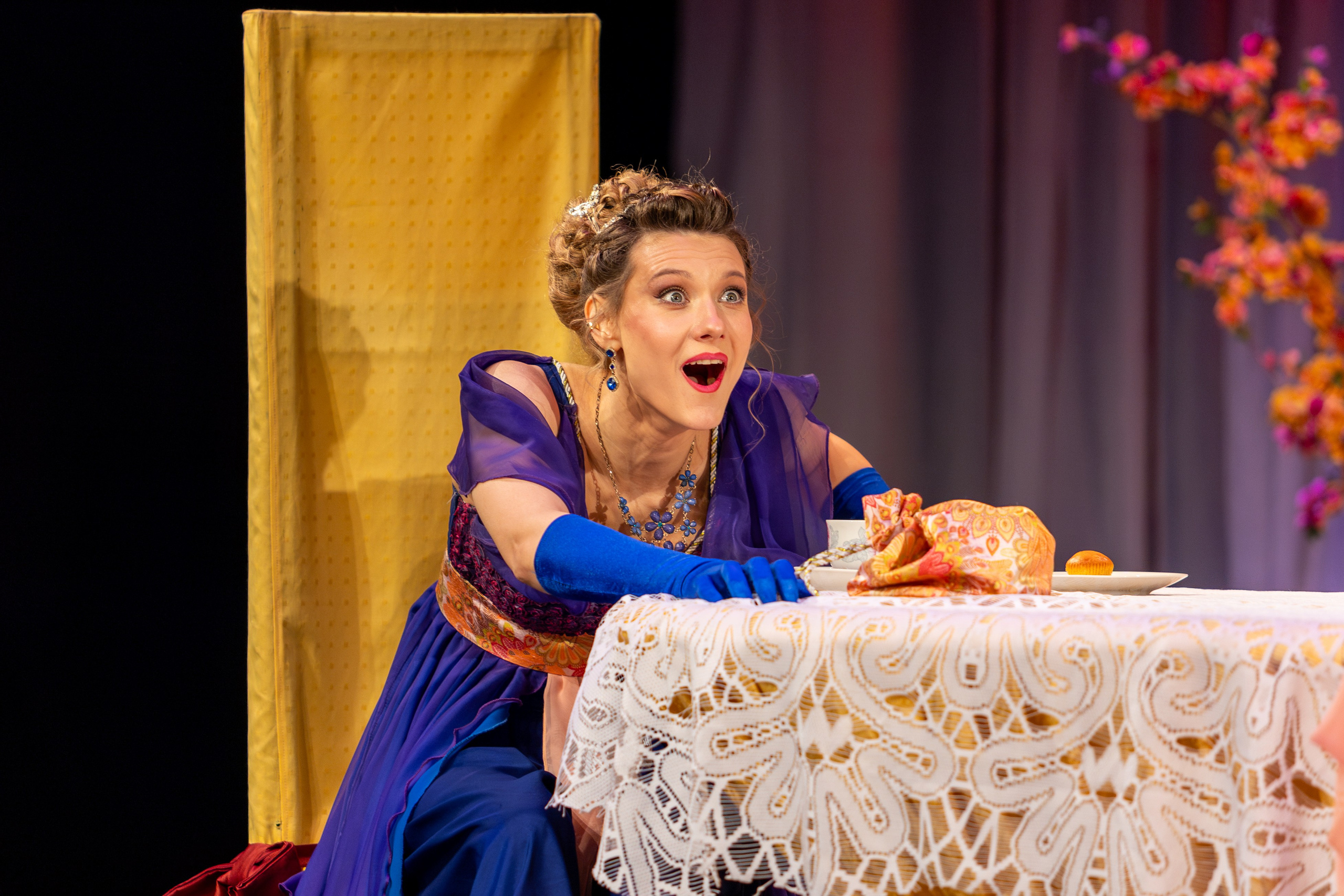 Новый театр «Как важно быть серьезным». Профессиональный интерьерный и репортажный фотограф Минск и РБ. Максим Орлов