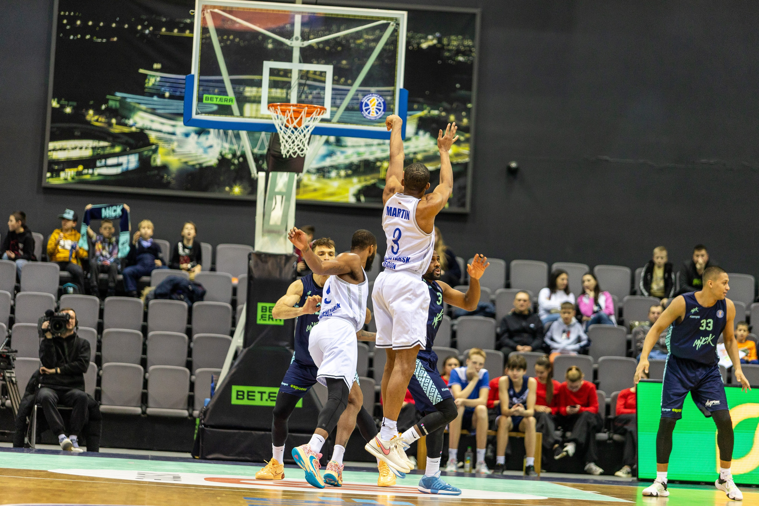 Баскетбол. Лучшие кадры. Минск — Енисей. 11.12.2023. Профессиональный интерьерный и репортажный фотограф Минск и РБ. Максим Орлов