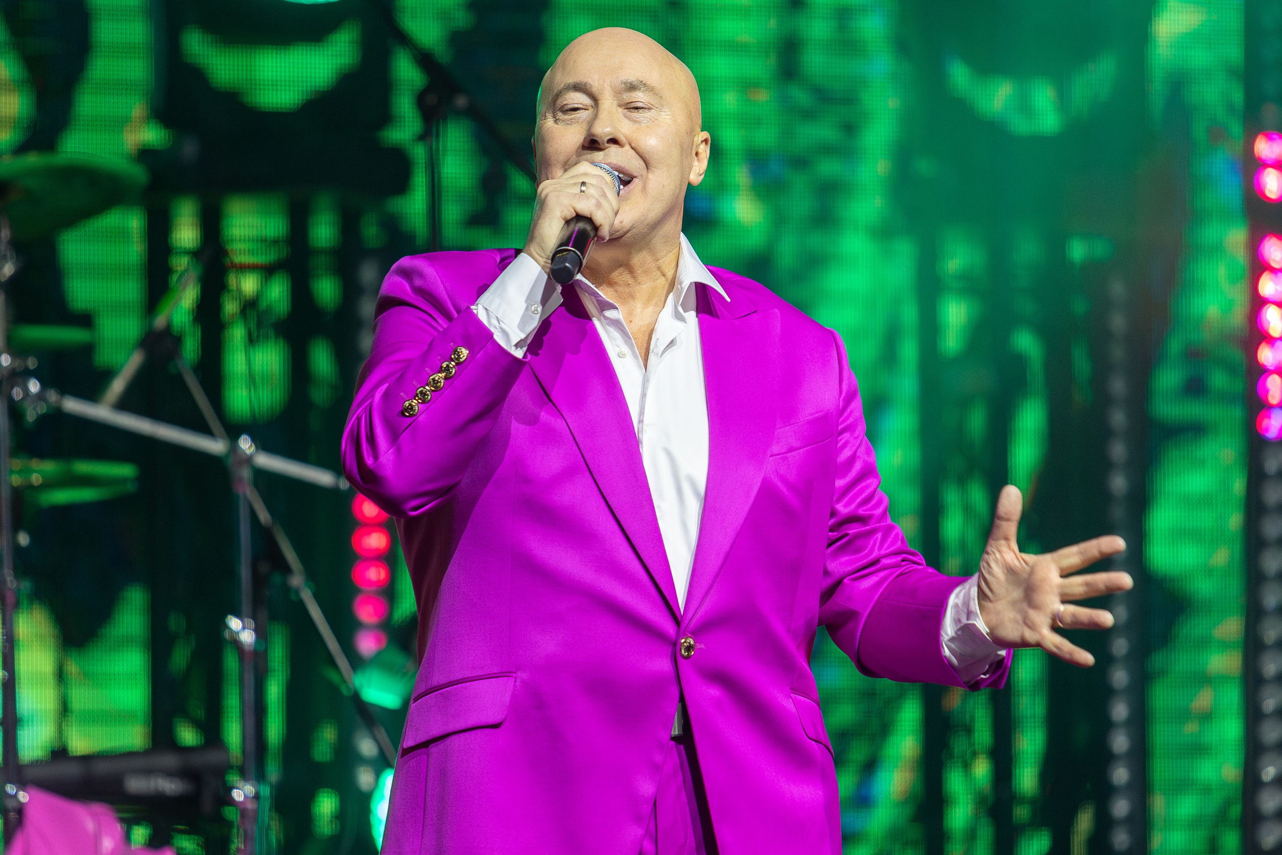 Концерт Насти Кравченко. Профессиональный интерьерный и репортажный фотограф Минск и РБ. Максим Орлов