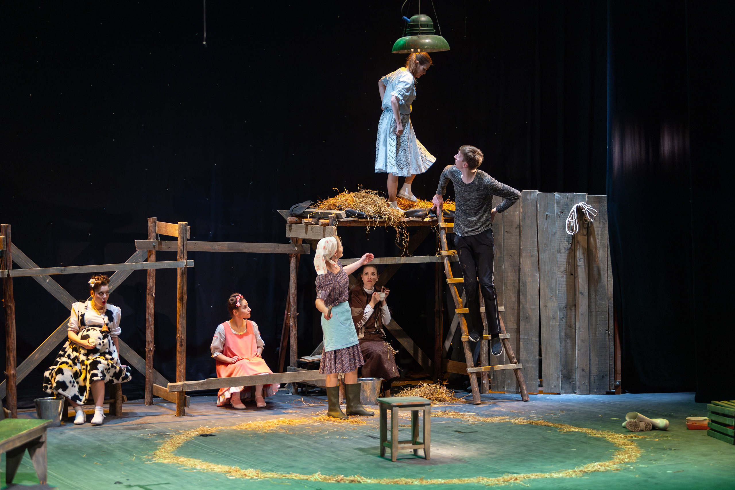 Театр белорусской армии «Очень простая история». Профессиональный интерьерный и репортажный фотограф Минск и РБ. Максим Орлов