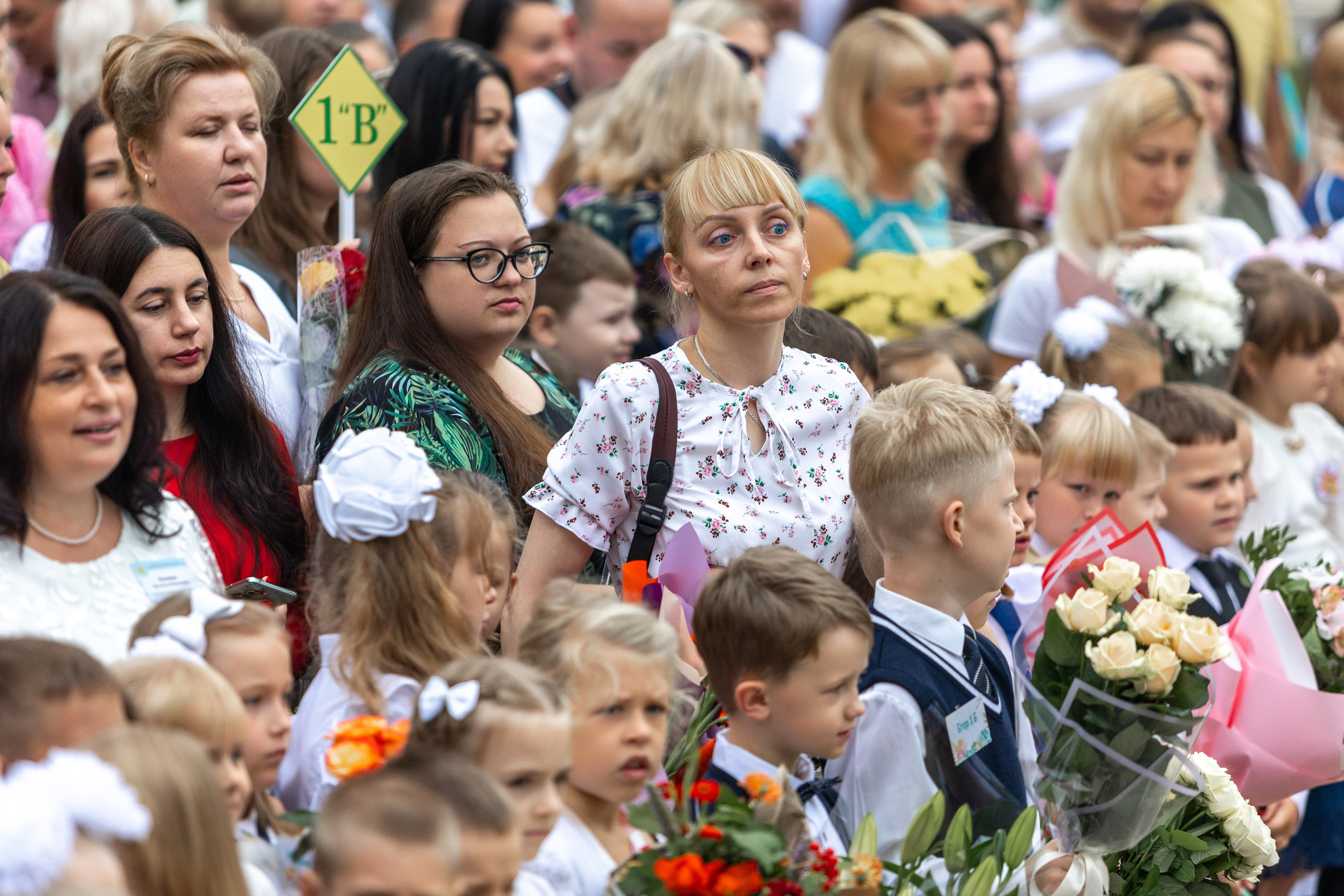Линейка 1-го сентября. Профессиональный интерьерный и репортажный фотограф Минск и РБ. Максим Орлов