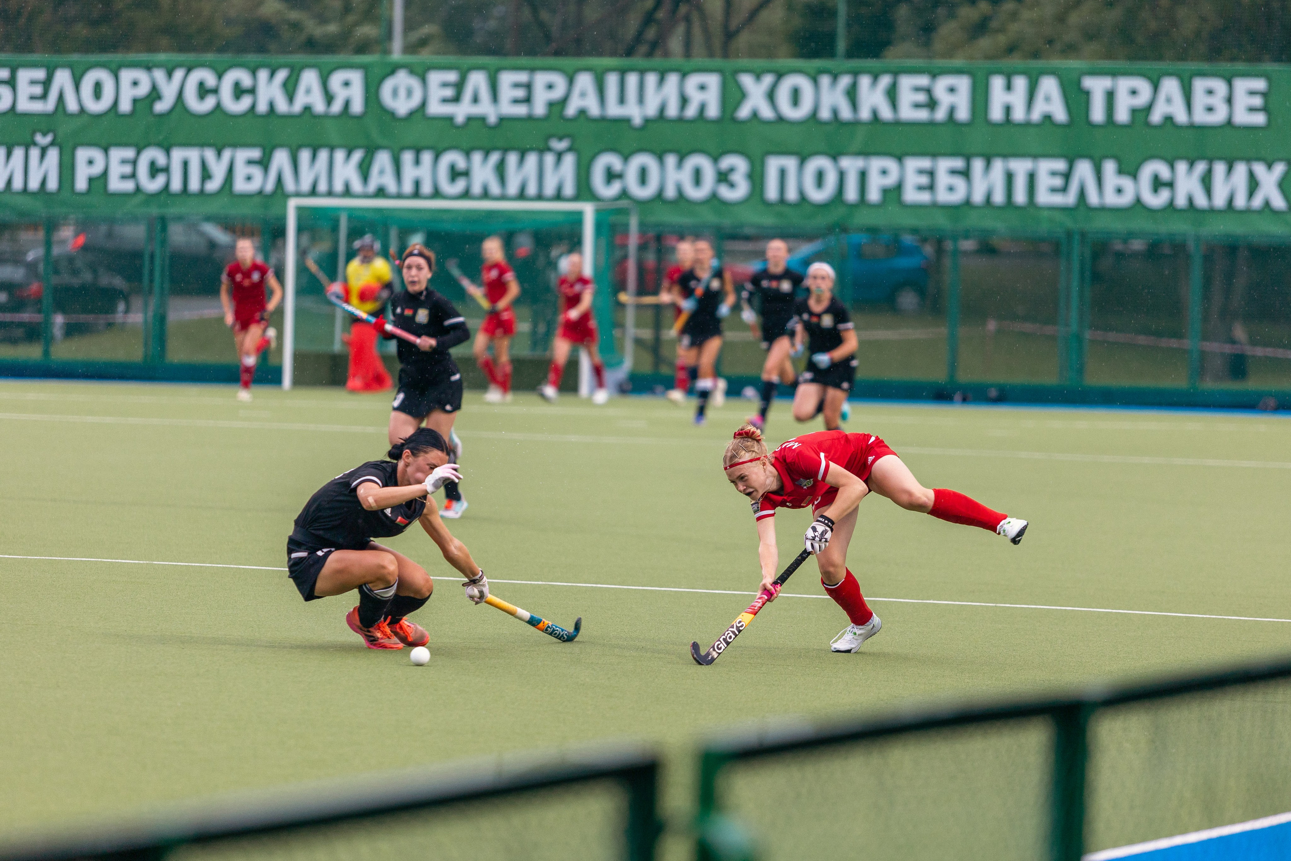 Хоккей на траве. Девушки. ХК Минск — ХК Виктория (Смолевичи) 10.06.2024. Профессиональный интерьерный и репортажный фотограф Минск и РБ. Максим Орлов