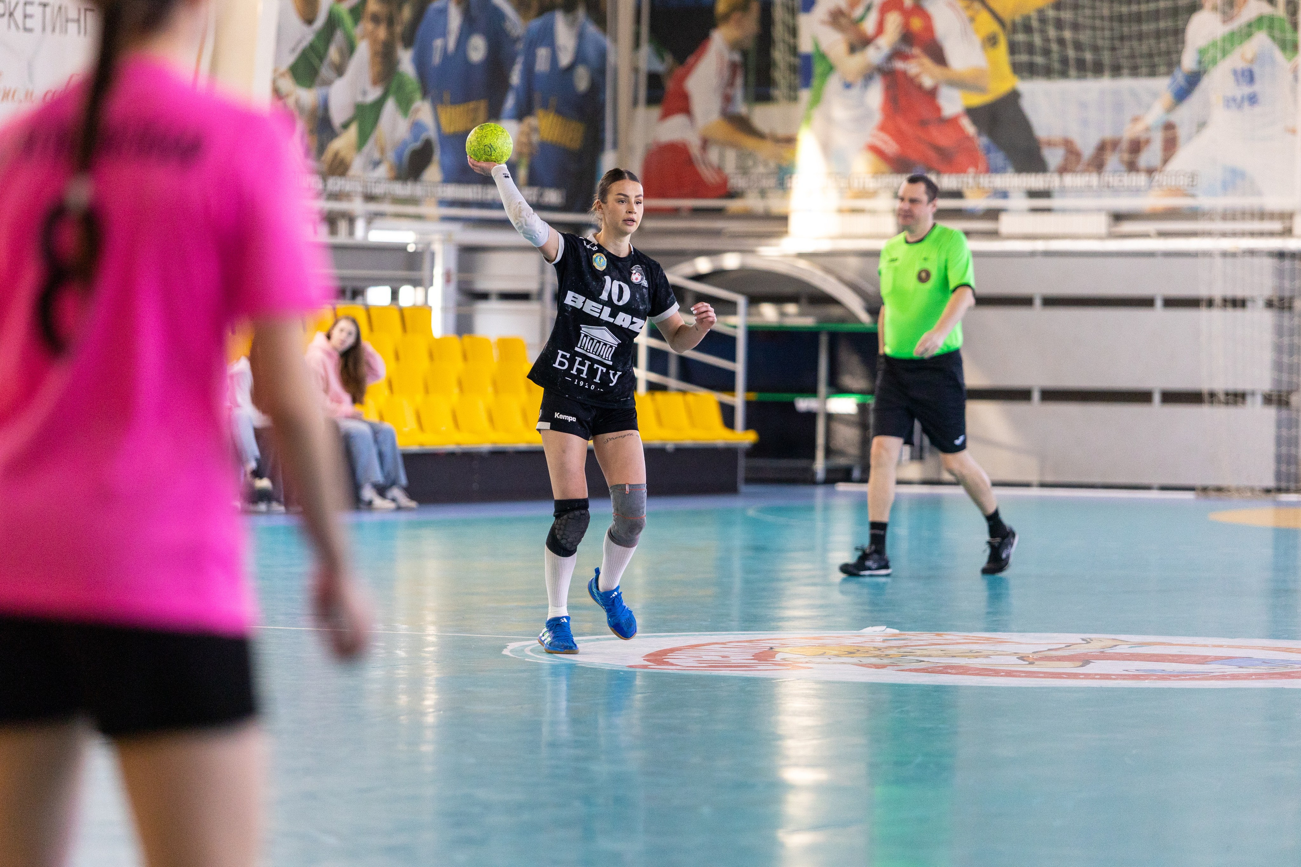 Женский гандбол. Лучшие кадры. БНТУ — Звезда. 08.02.2025. Профессиональный интерьерный и репортажный фотограф Минск и РБ. Максим Орлов