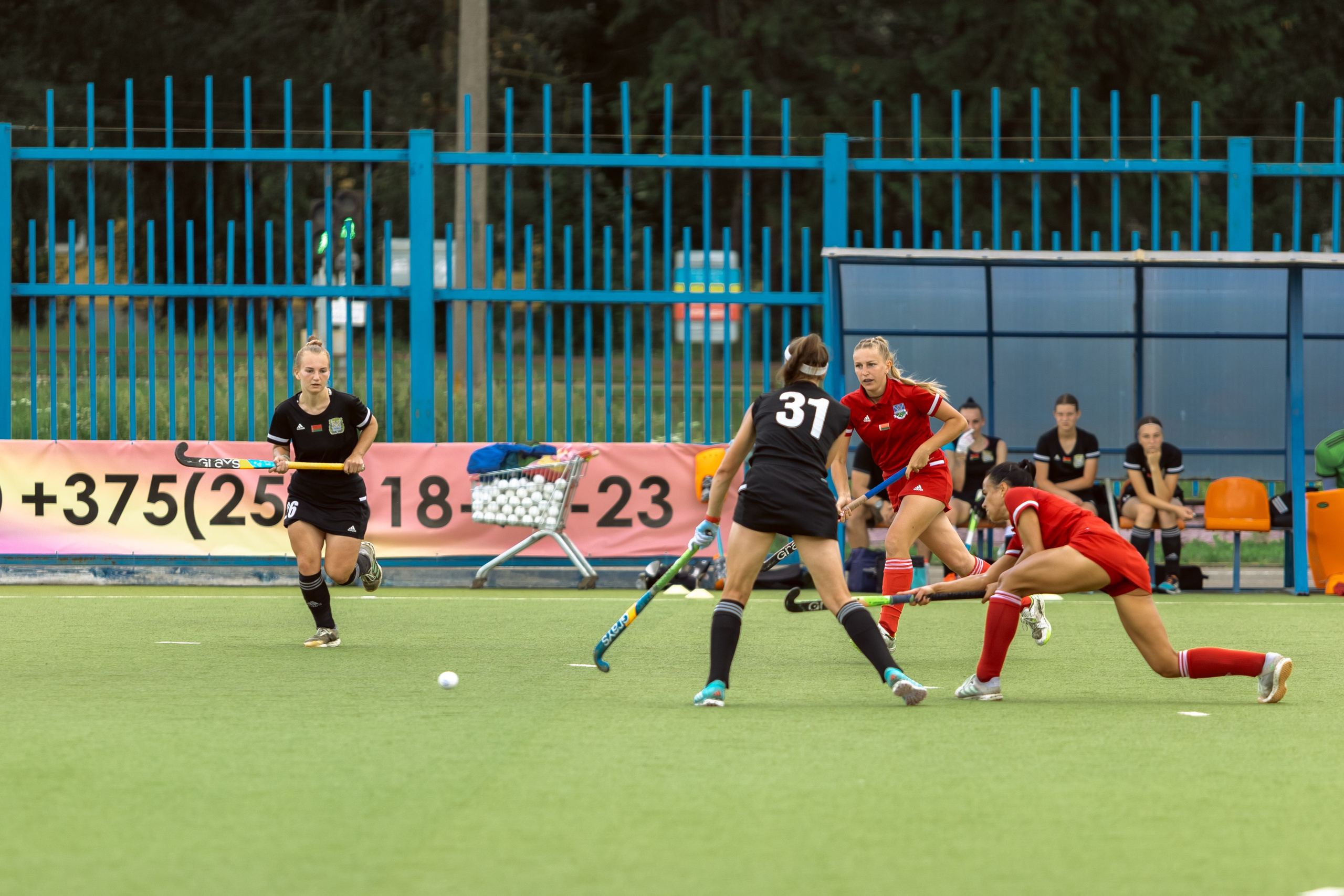 Хоккей на траве. Девушки. Минск — Виктория. 16.06.2024. Профессиональный интерьерный и репортажный фотограф Минск и РБ. Максим Орлов